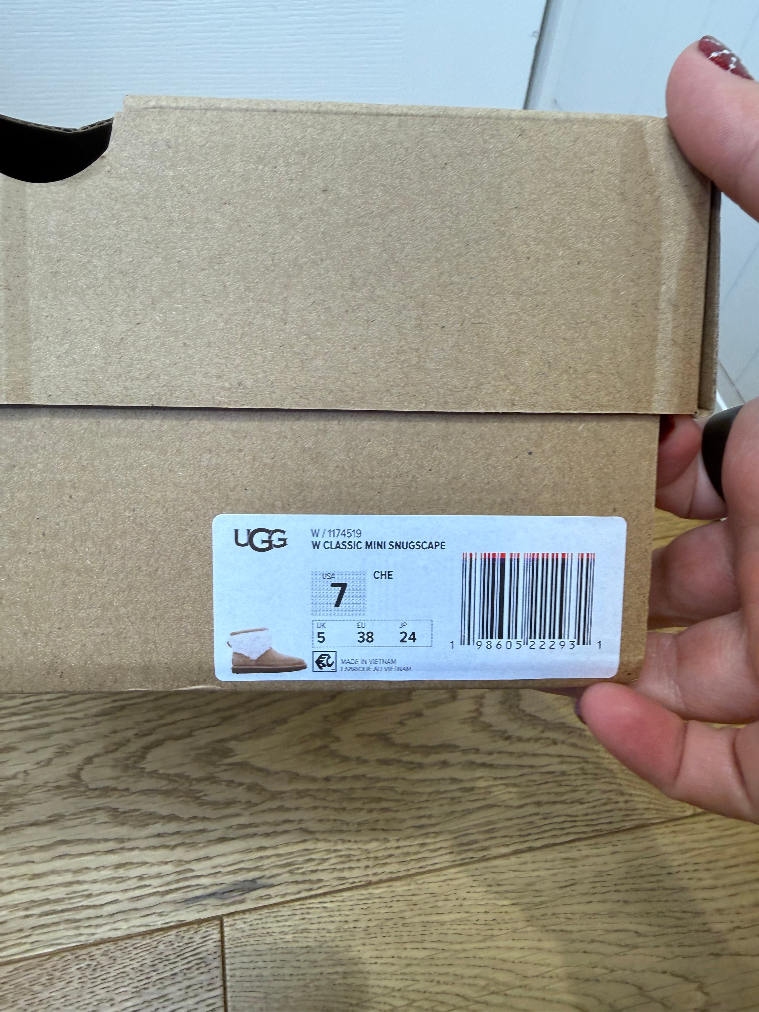 Brand new Ugg Snugscape Mini Boots In Chestnut Brown