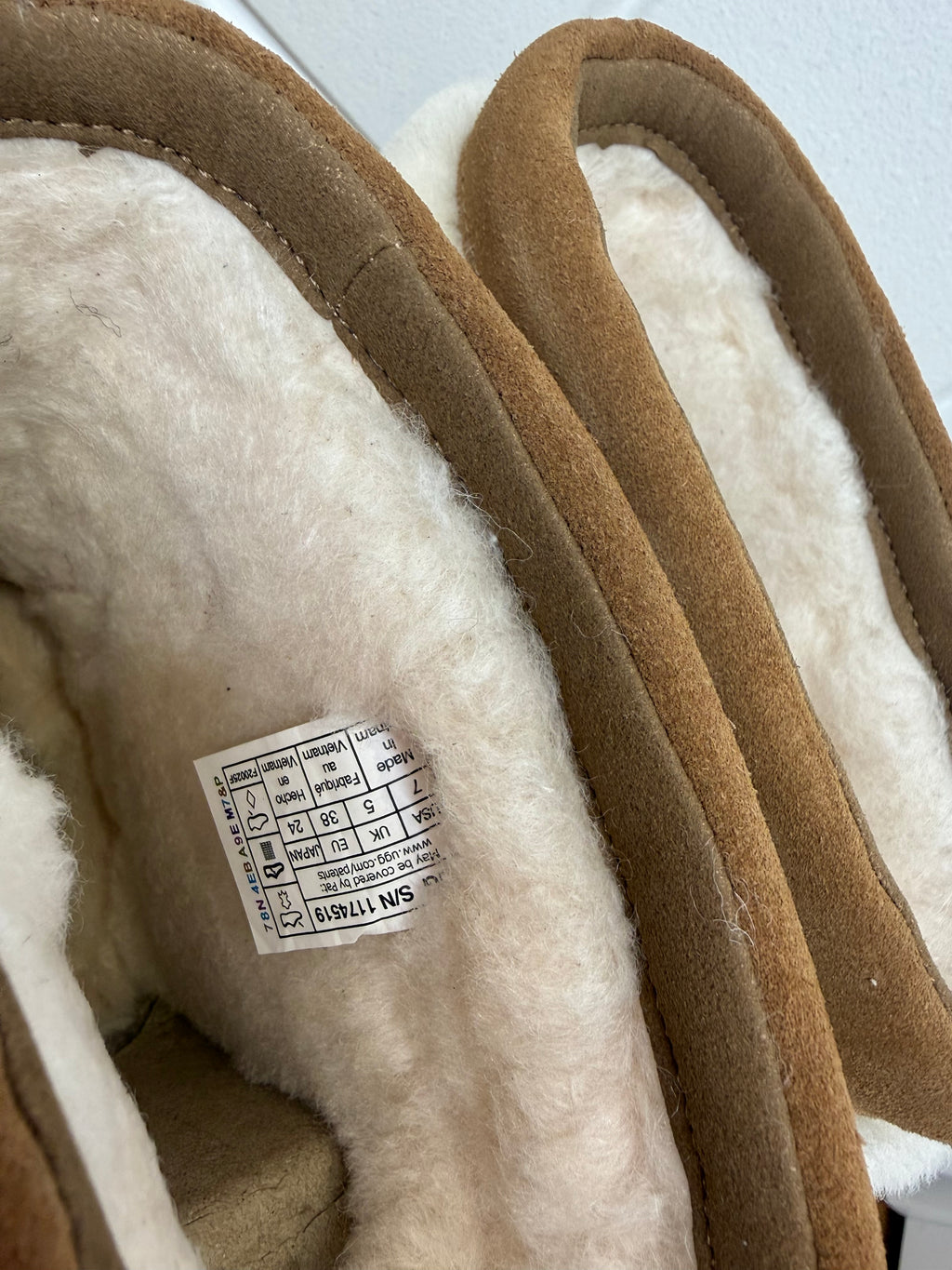 Brand new Ugg Snugscape Mini Boots In Chestnut Brown