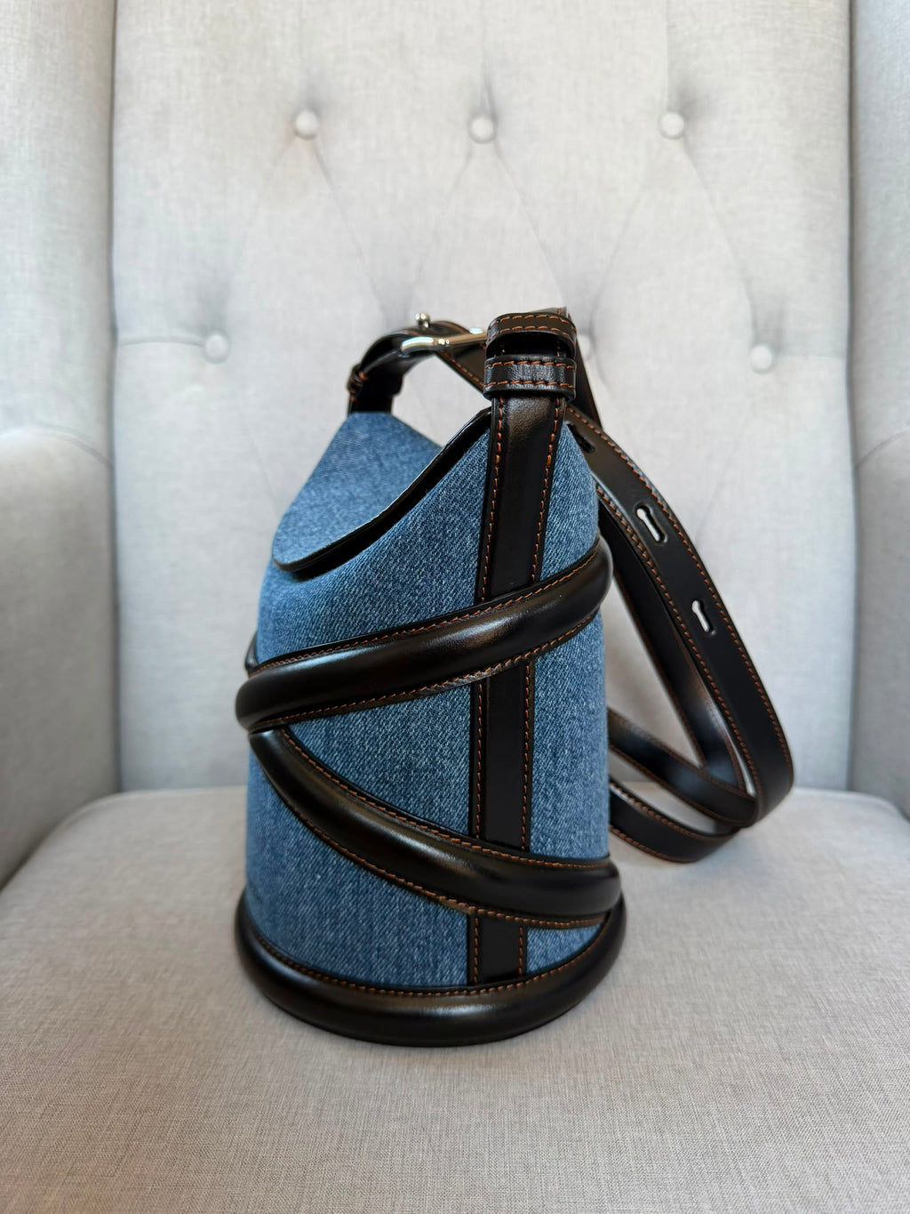 Alexander McQueen Small 'The Curve' Denim & Leather Bucket Bag – RRP £1250