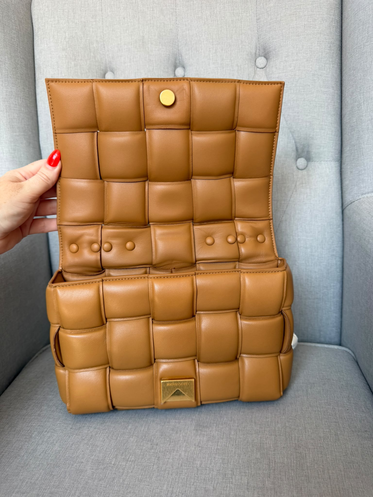 Bottega Veneta The Chain Cassette Crossbody Bag – Camel Brown