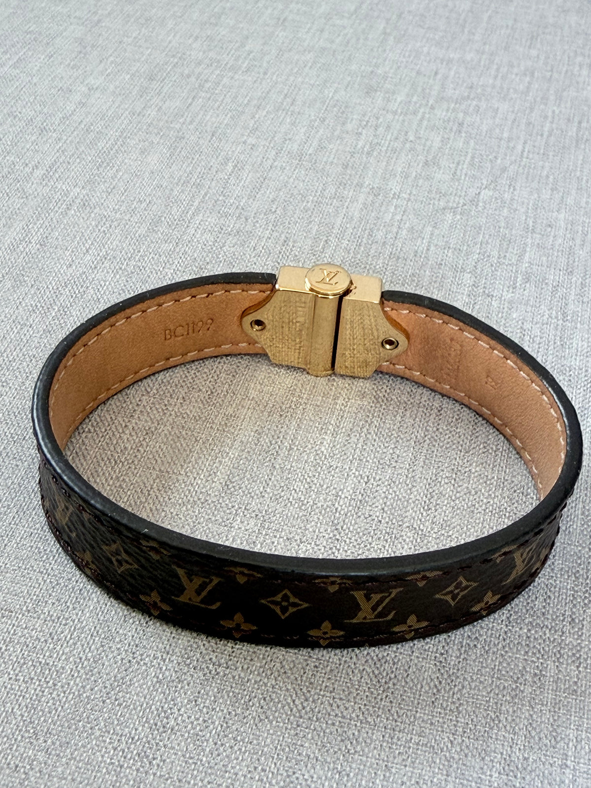 Louis Vuitton Nano Monogram Bracelet – Size 19 – Pre-Owned