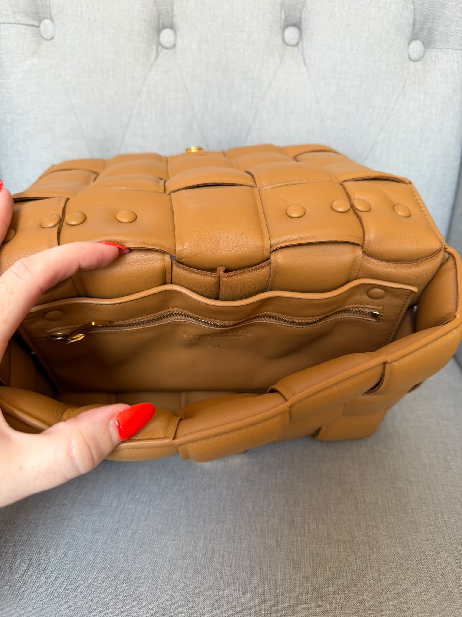 Bottega Veneta The Chain Cassette Crossbody Bag – Camel Brown