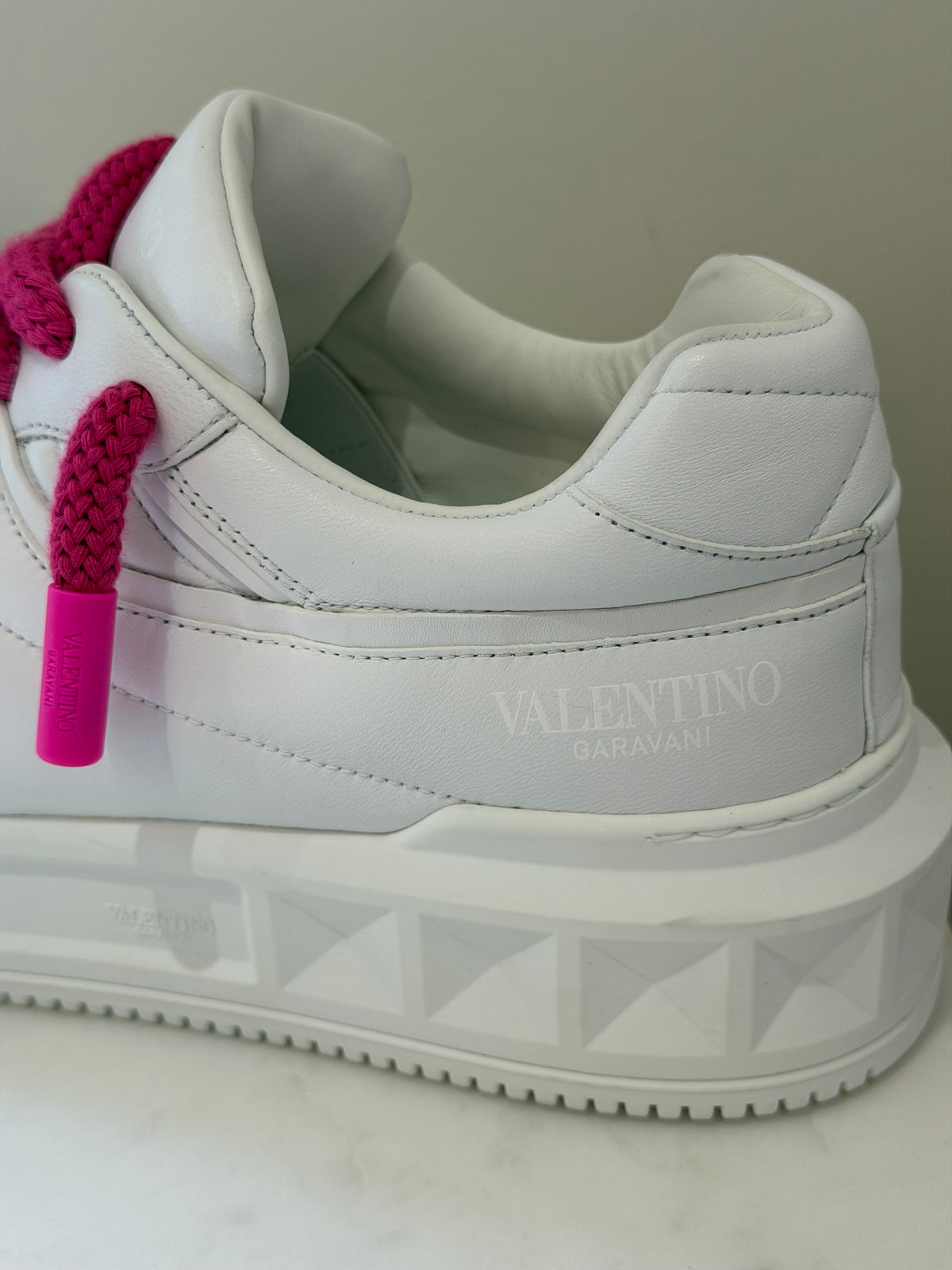 Valentino Garavani White Leather Trainees with Pink Laces - Eu 42