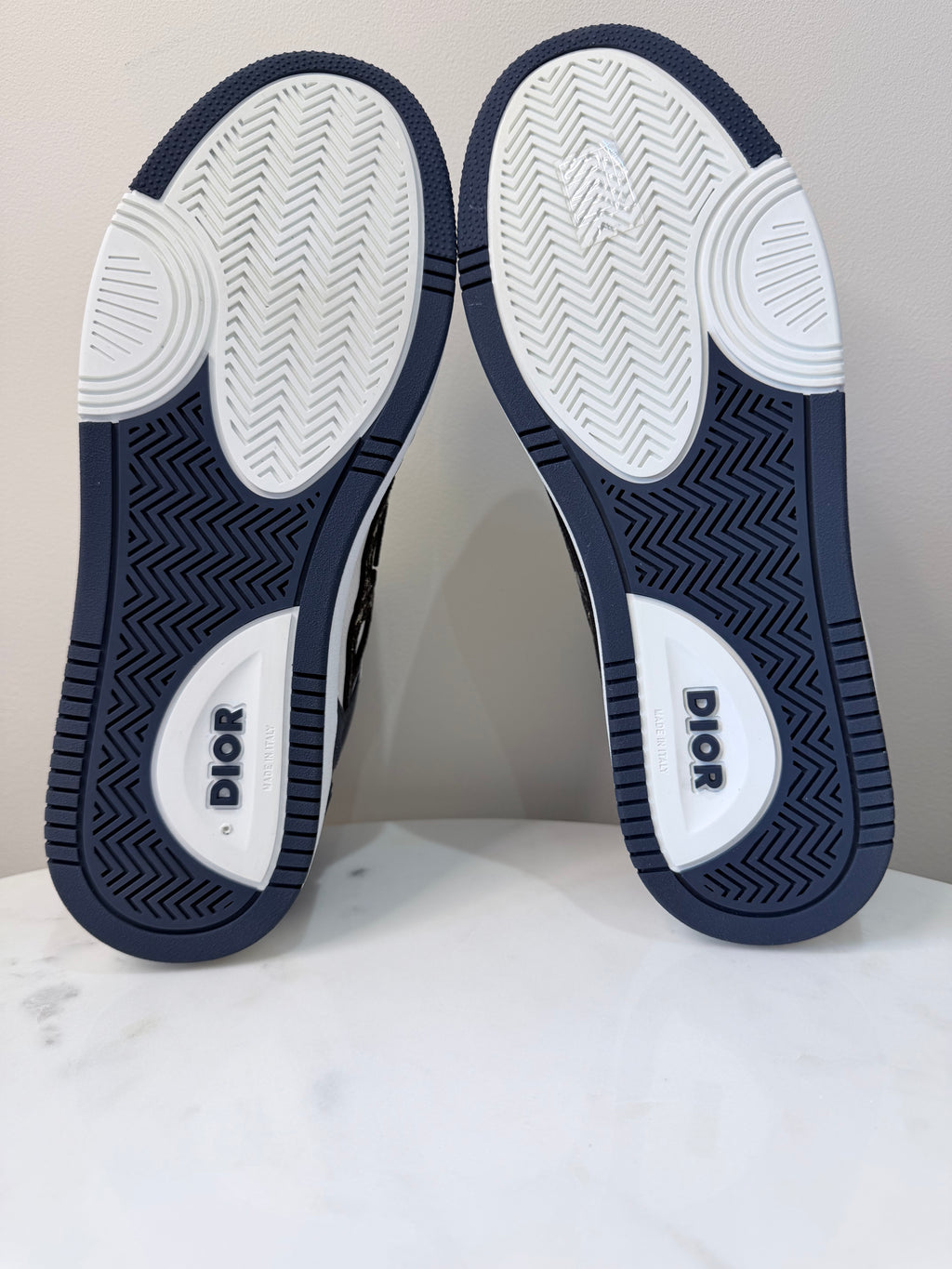 Dior B57 Mid Oblique Trainers – White & Navy Blue – EU 41 / UK 7 – Brand New in Box
