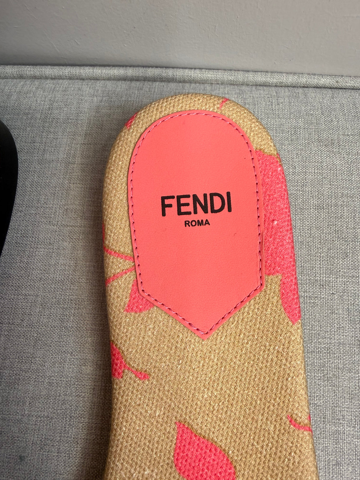Fendi Roma Pink & Nude Floral Slides – EU 38 / UK 5 - NEW