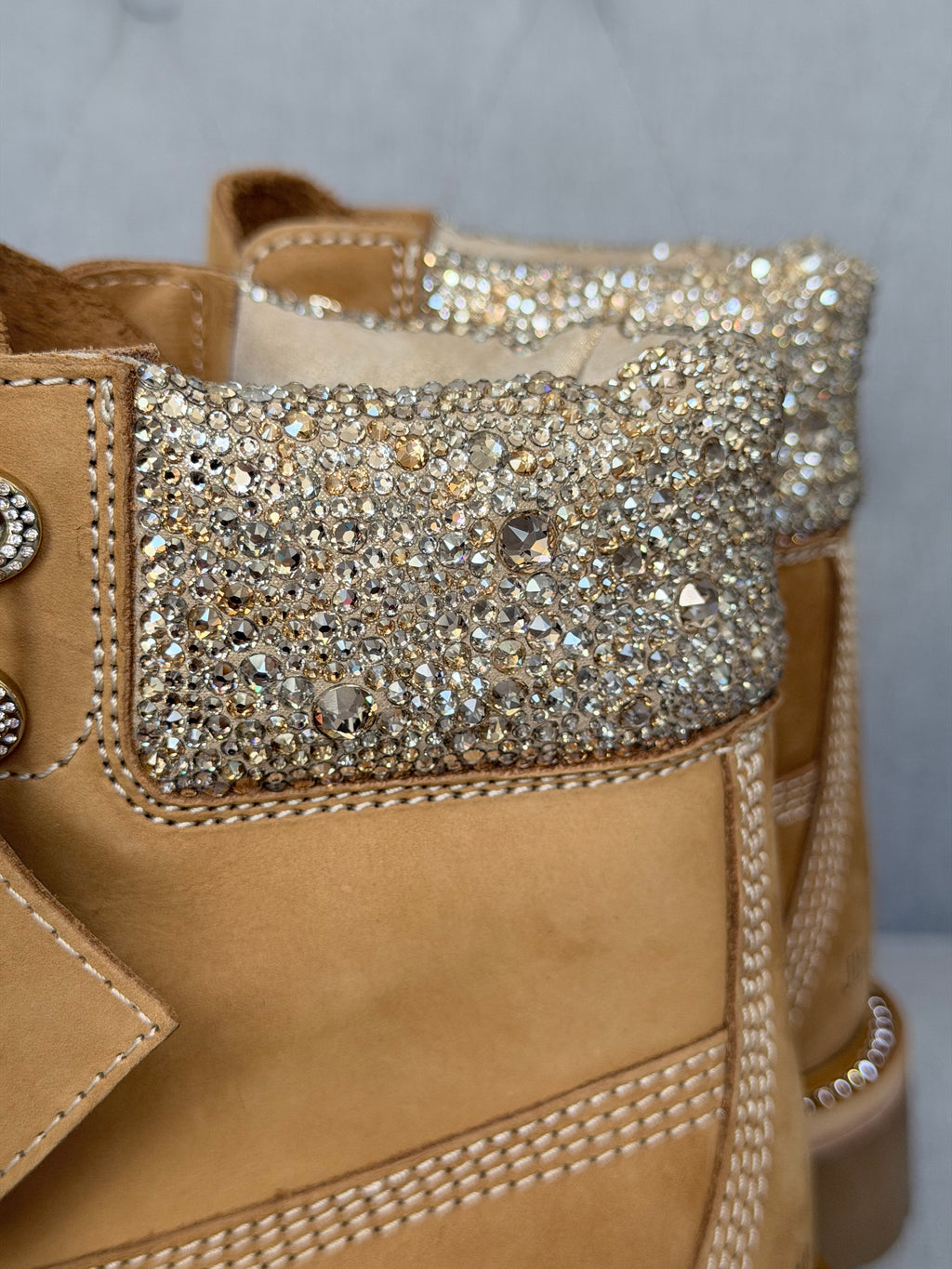Jimmy Choo x Timberland 6-Inch Premium Crystal Collar Boots – Wheat – UK 7 / EU 40 – Brand New in Box