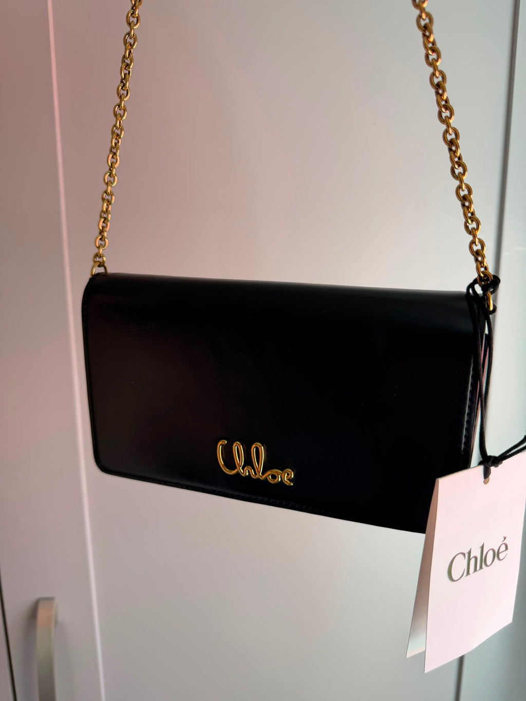 Chloé Iconic Leather Wallet-on-Chain