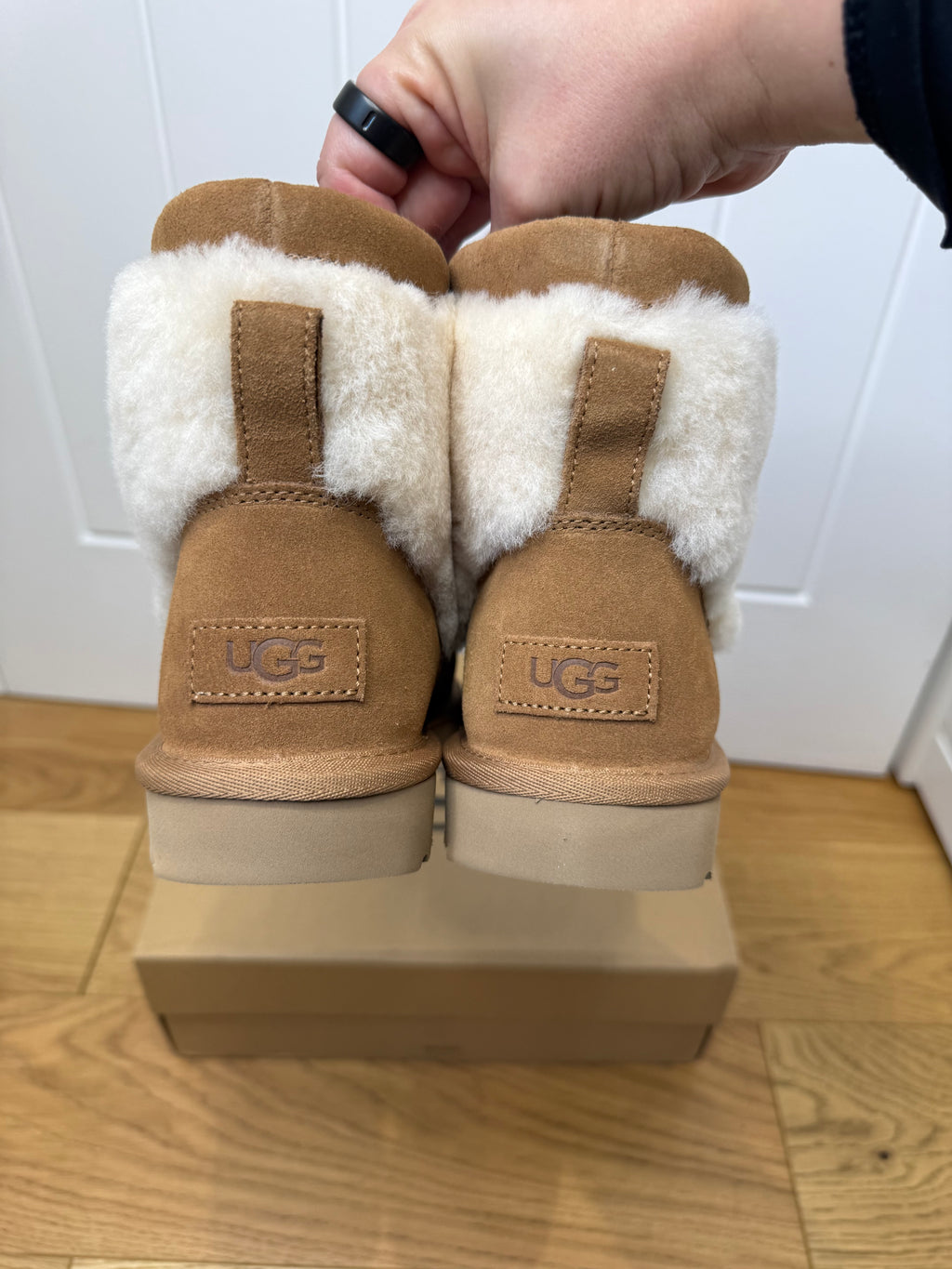 Brand new Ugg Snugscape Mini Boots In Chestnut Brown