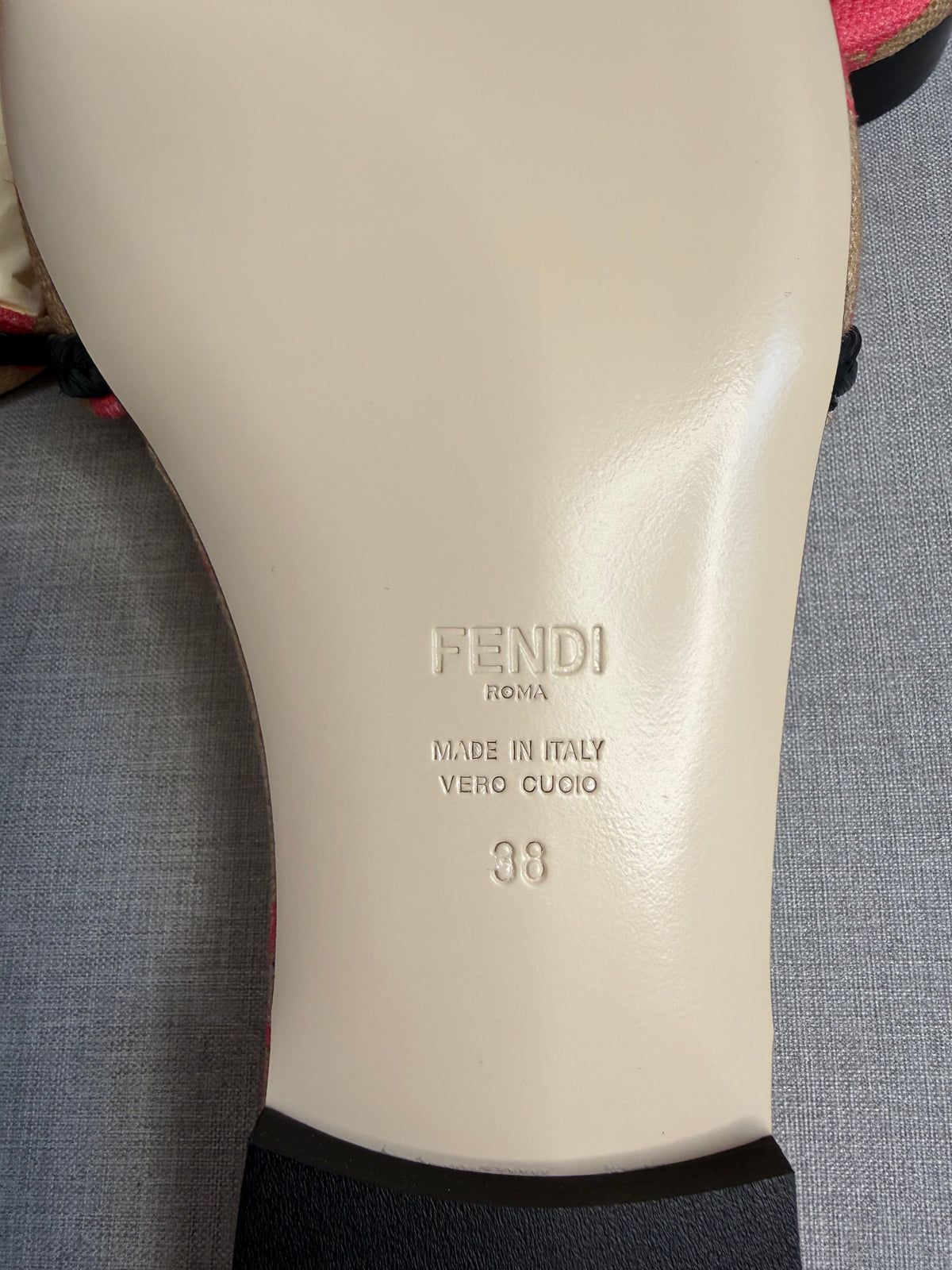 Fendi Roma Pink & Nude Floral Slides – EU 38 / UK 5 - NEW