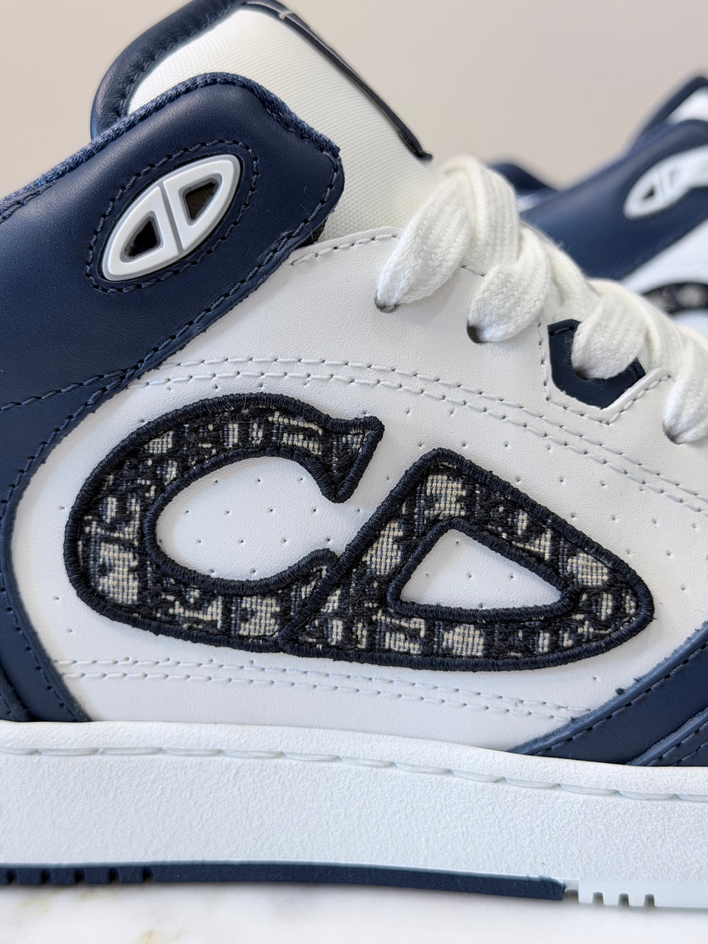 Dior B57 Mid Oblique Trainers – White & Navy Blue – EU 41 / UK 7 – Brand New in Box