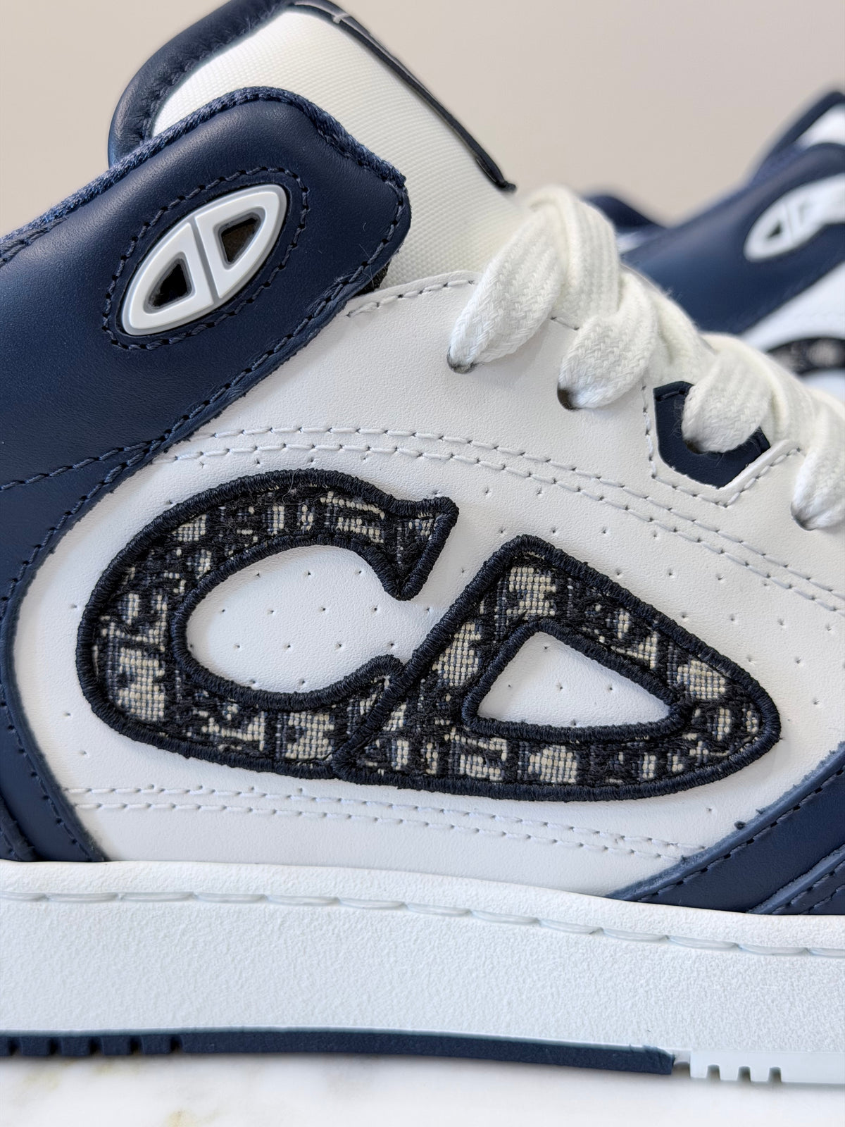 Dior B57 Mid Oblique Trainers – White & Navy Blue – EU 41 / UK 7 – Brand New in Box