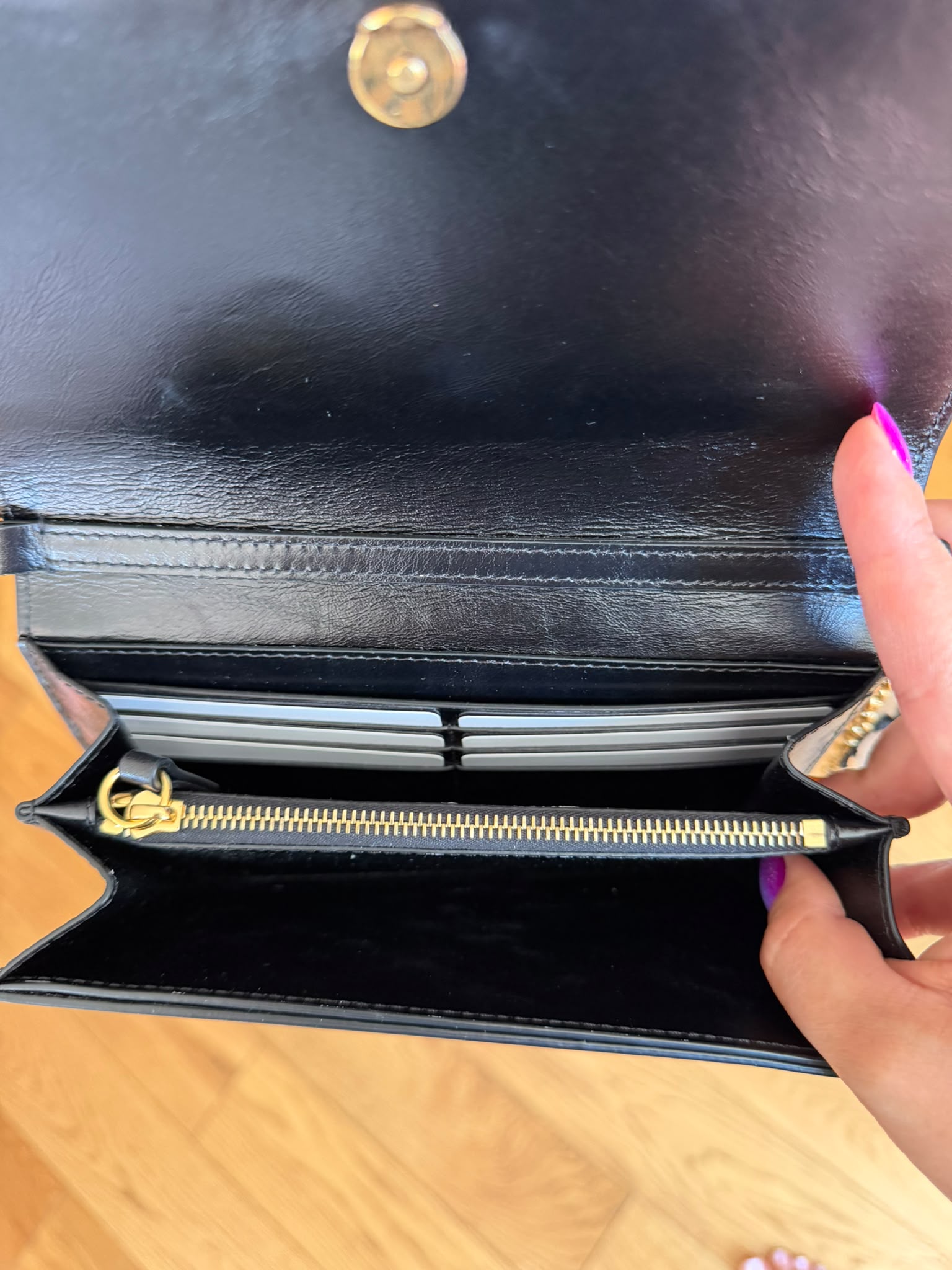 Chloé Iconic Leather Wallet-on-Chain