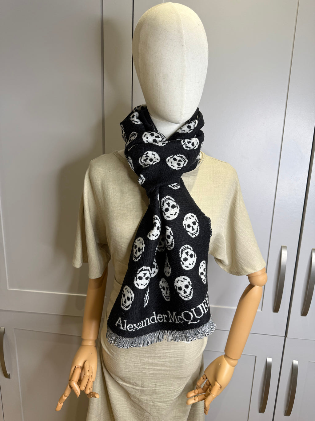 New Alexander McQueen Unisex All Over Skull Print Reversible Wool Scarf