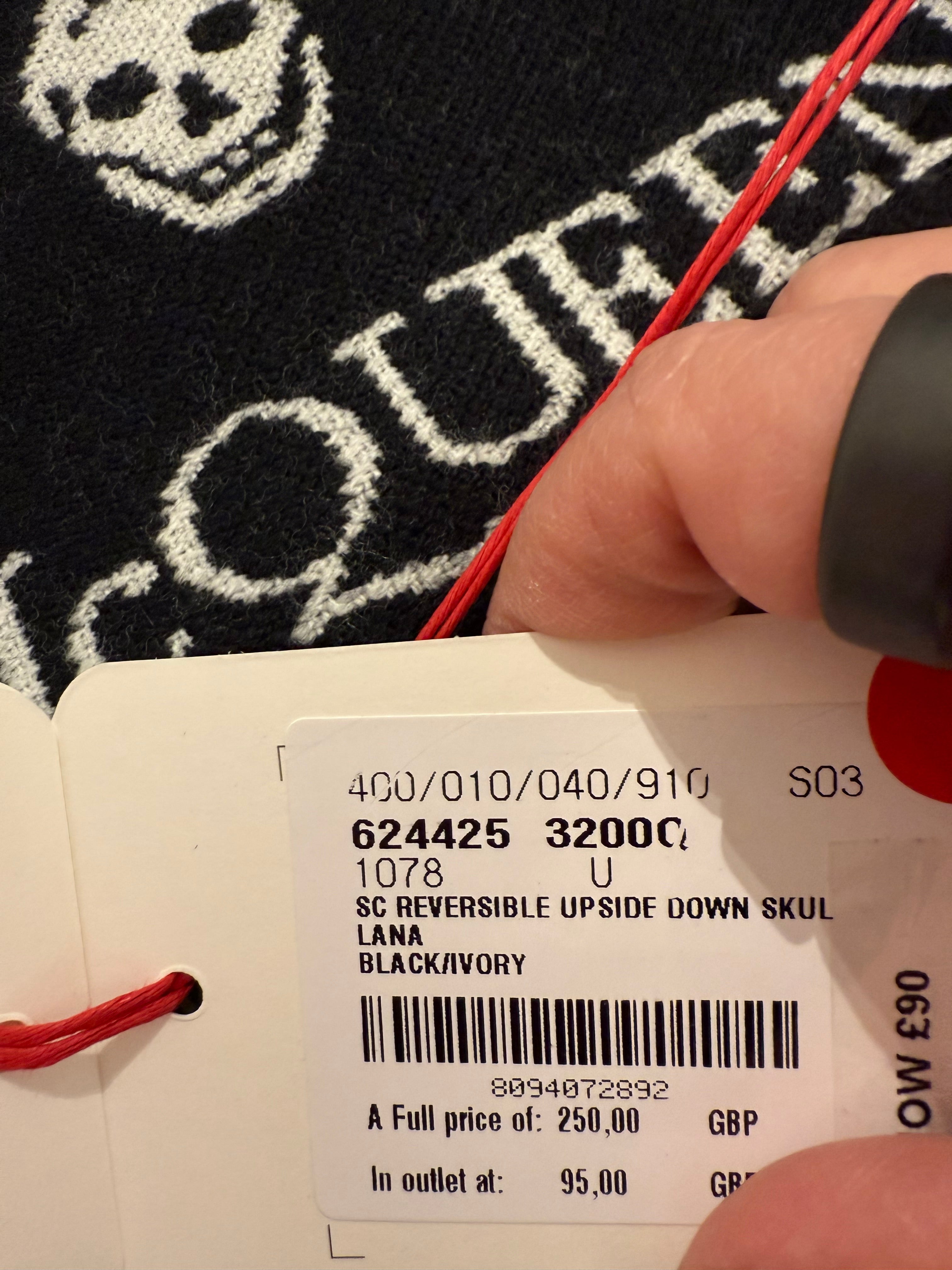 New Alexander McQueen Unisex All Over Skull Print Reversible Wool Scarf