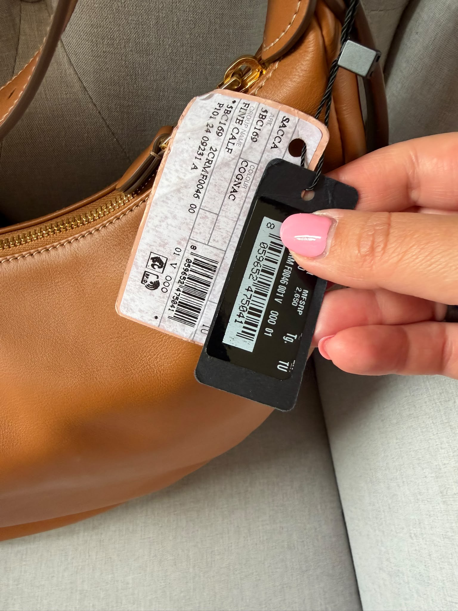 Miu Miu
Logo Plaque Shoulder Bag