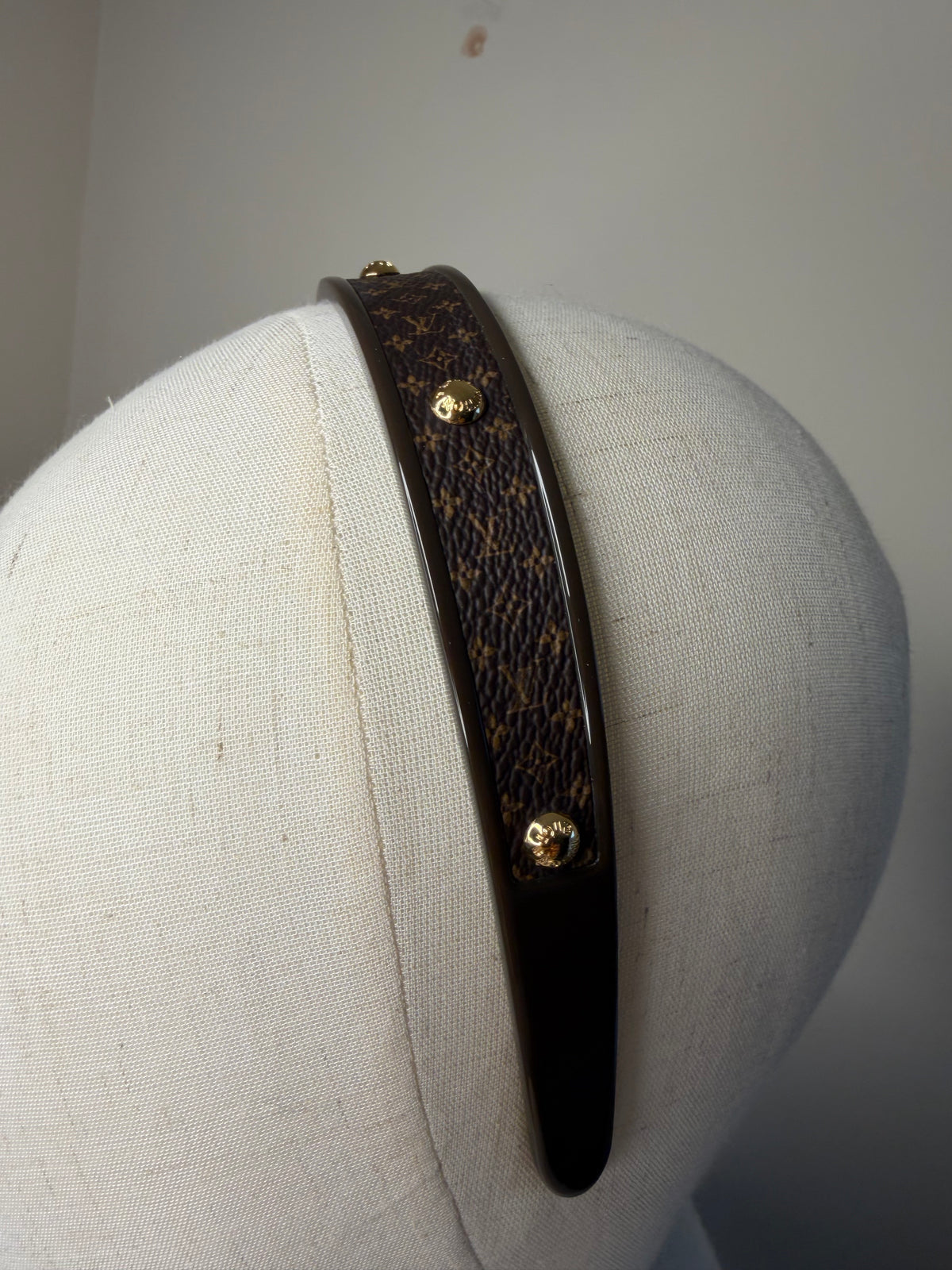 Louis Vuitton MNG Resin Headband – Monogram & Brown – Brand New