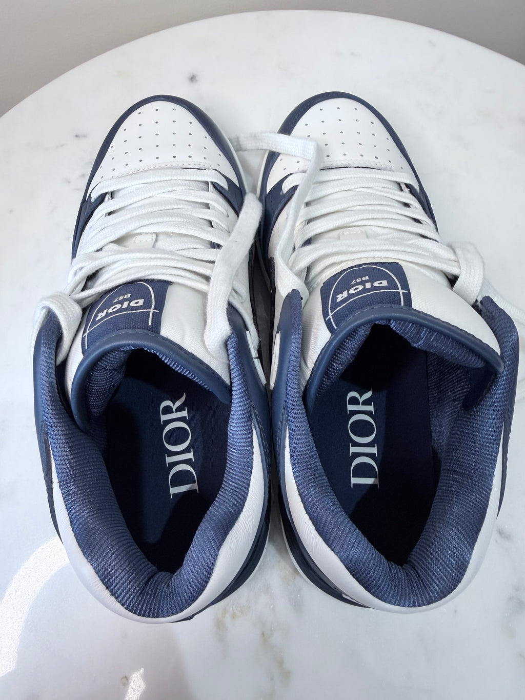 Dior B57 Mid Oblique Trainers – White & Navy Blue – EU 41 / UK 7 – Brand New in Box