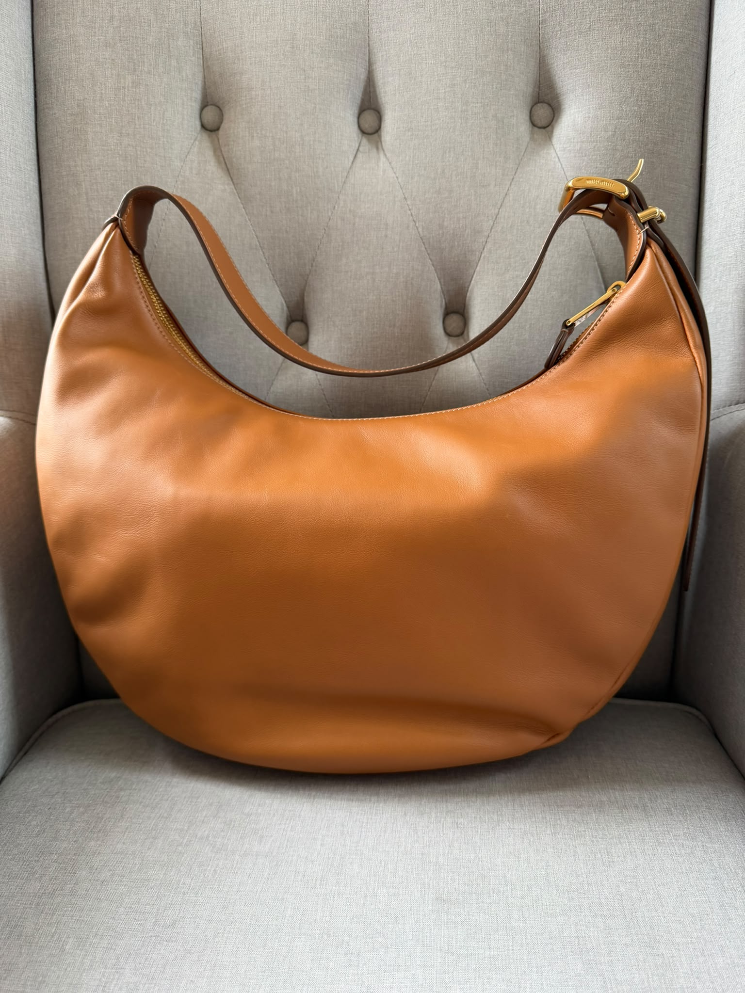 Miu Miu
Logo Plaque Shoulder Bag