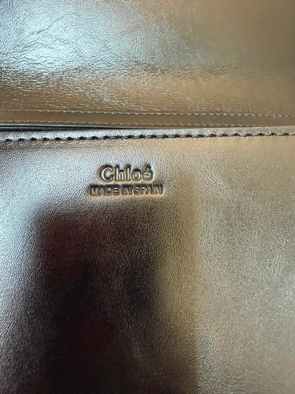 Chloé Iconic Leather Wallet-on-Chain