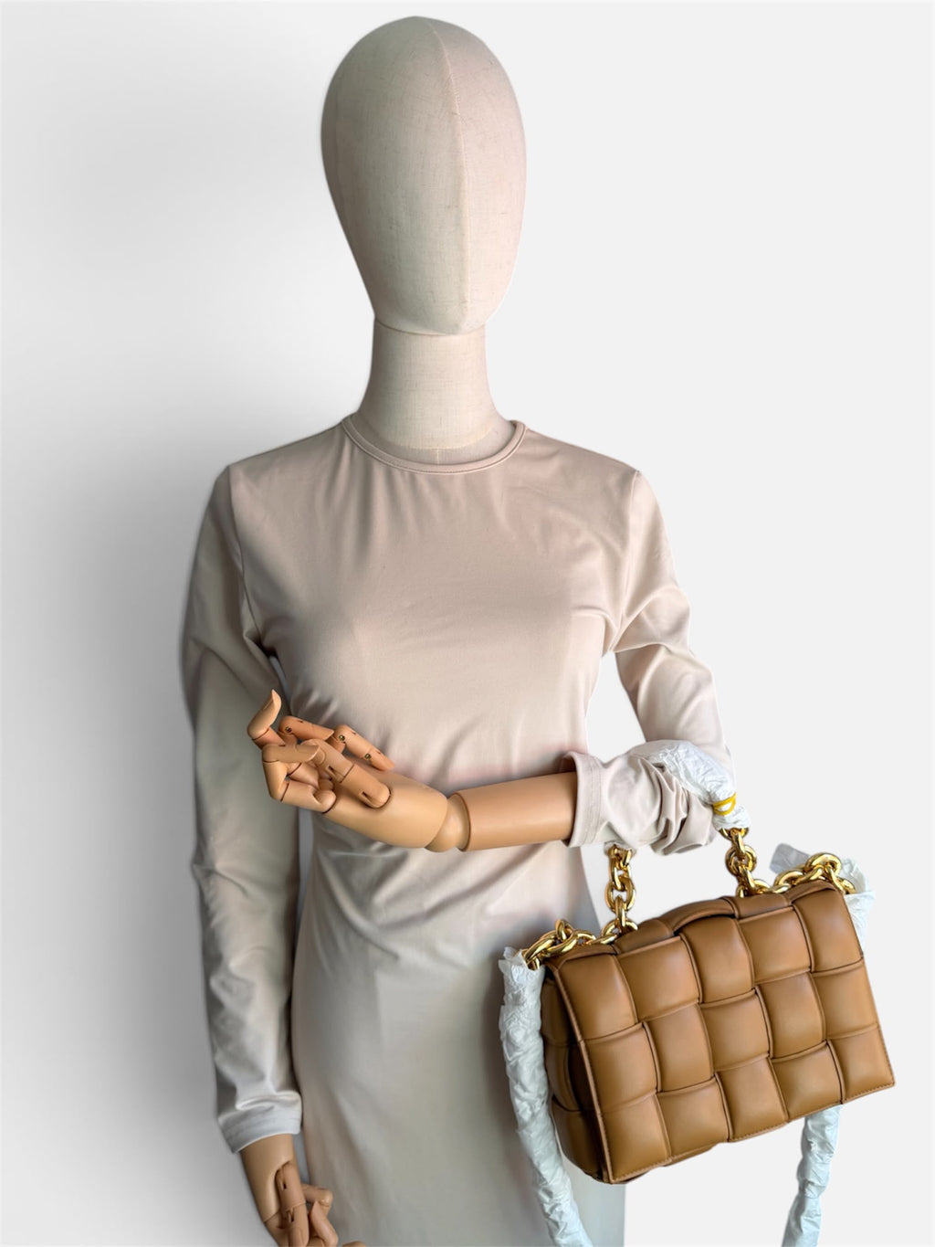 Bottega Veneta The Chain Cassette Crossbody Bag – Camel Brown