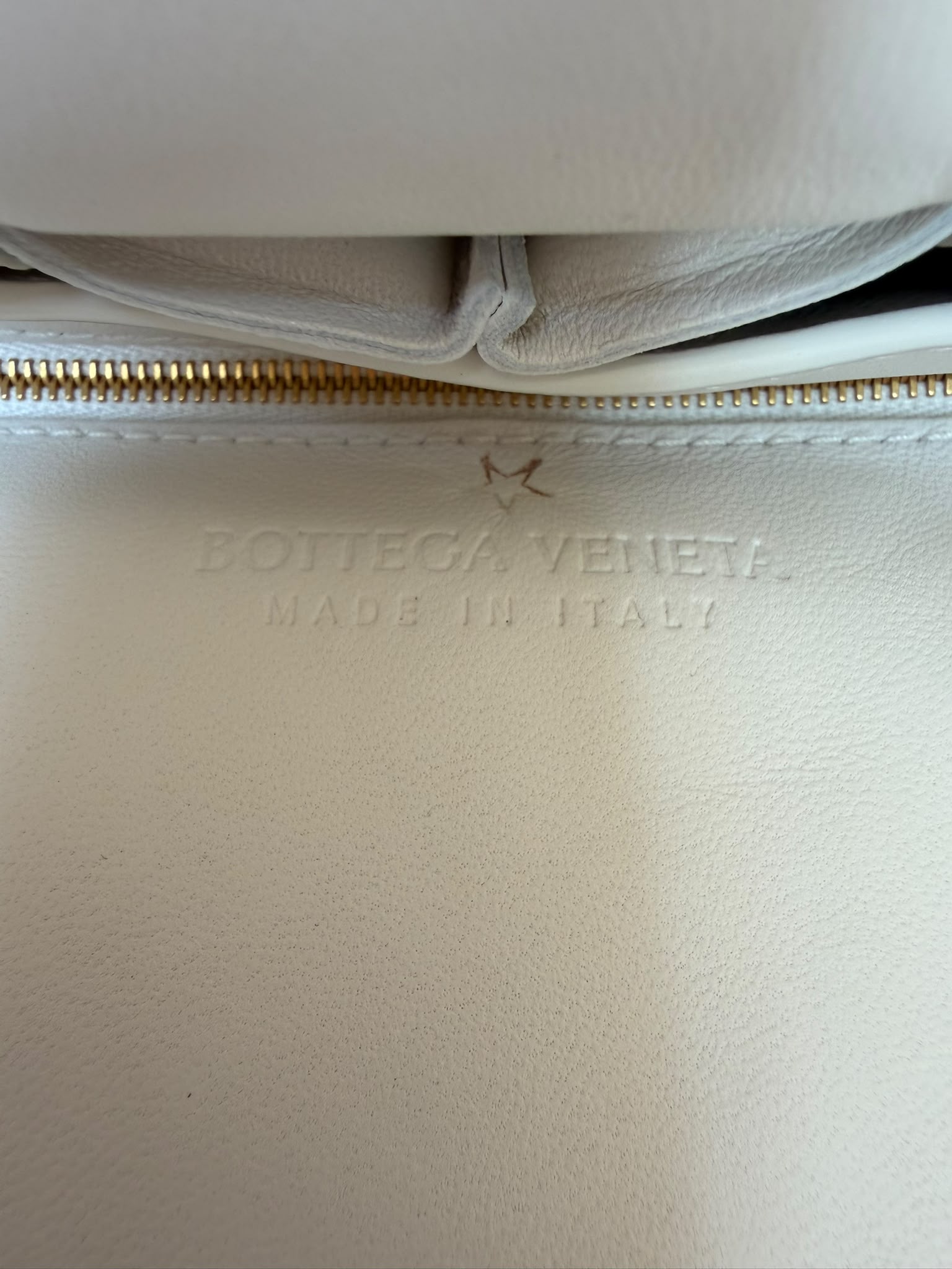Bottega Veneta The Chain Cassette Crossbody Bag – White