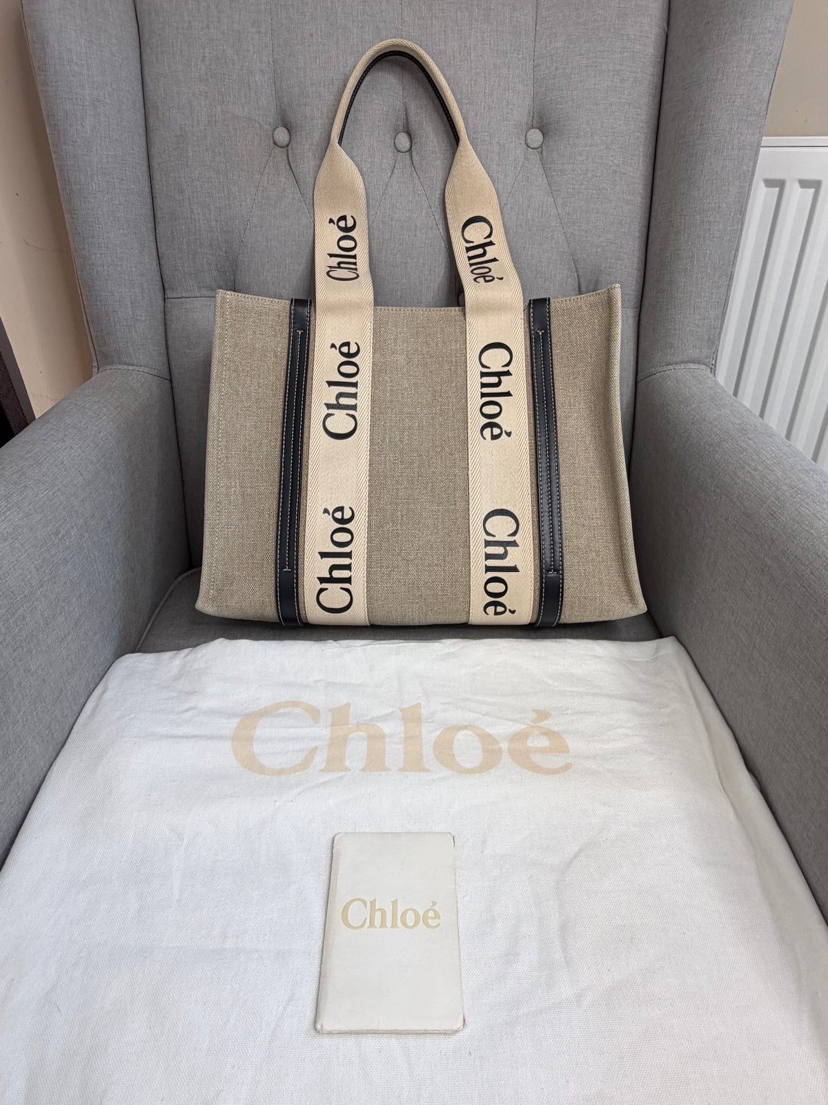 Chloé Woody Tote Bag – Neutral Canvas &amp; Dark Leather Trim – Very Good Pre-Owned Condition
