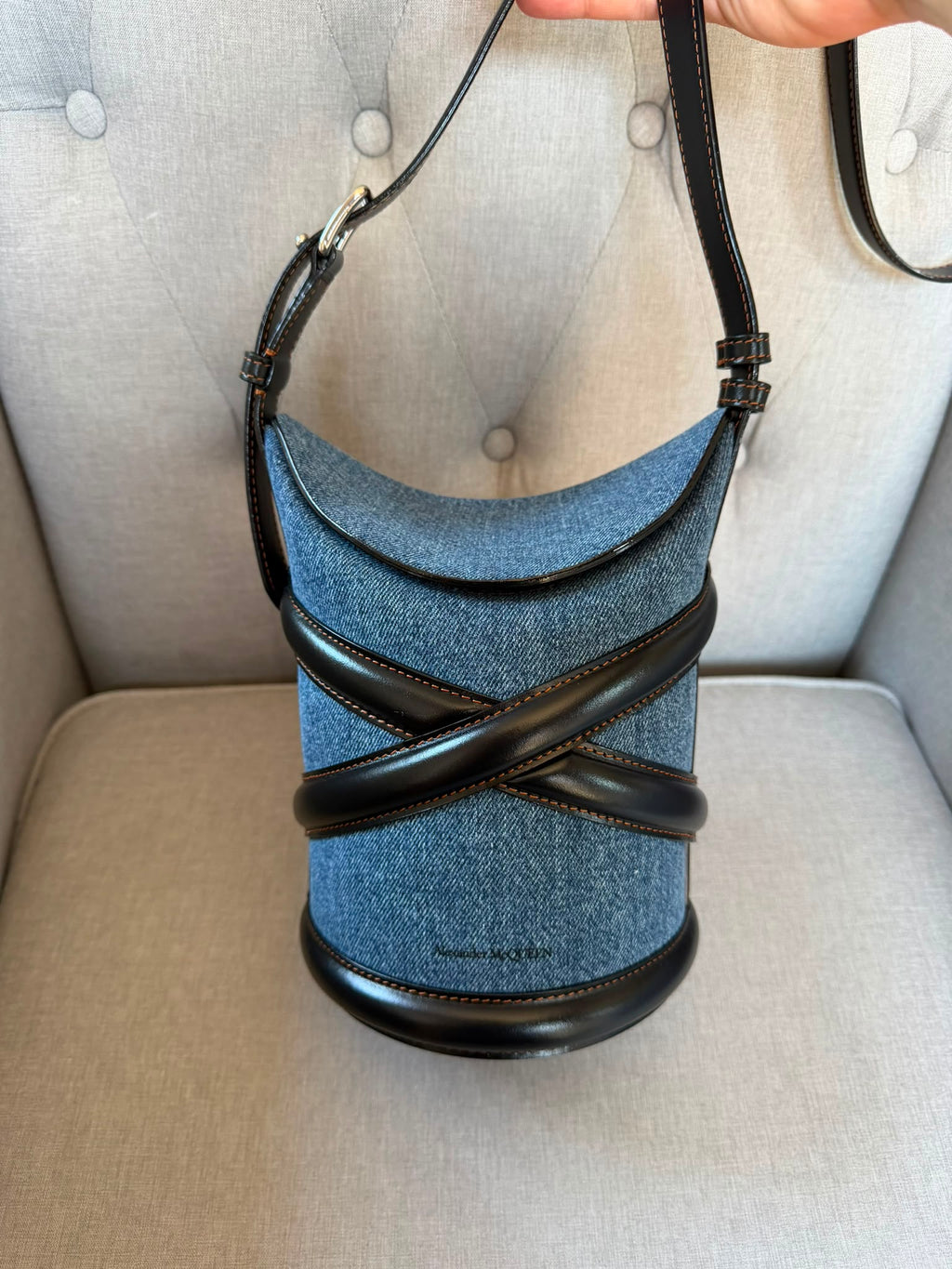 Alexander McQueen Small 'The Curve' Denim & Leather Bucket Bag – RRP £1250