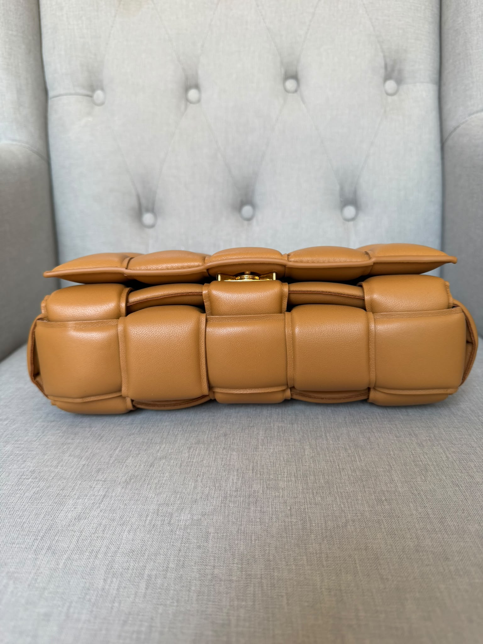Bottega Veneta The Chain Cassette Crossbody Bag – Camel Brown