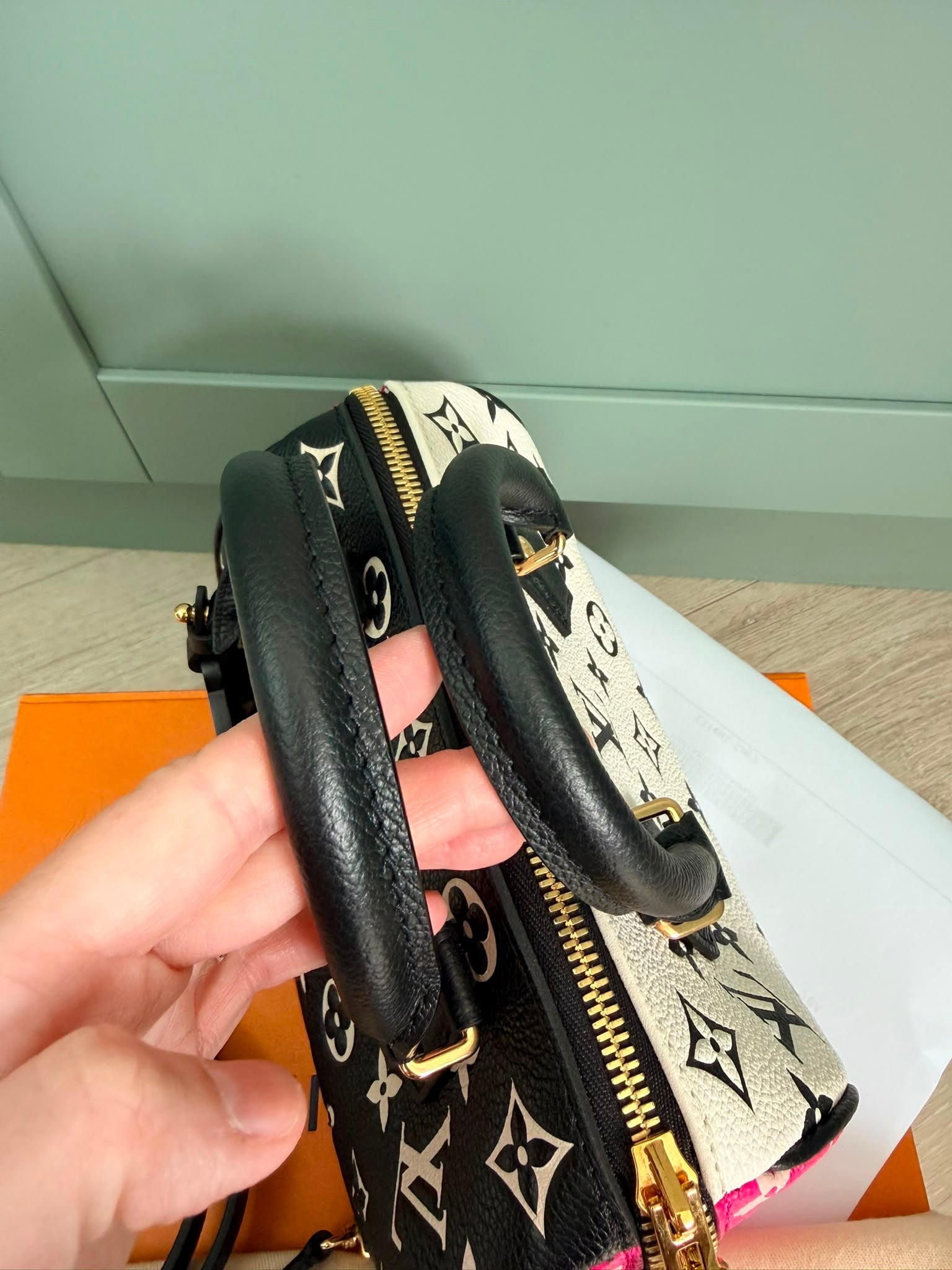 Pre owned Louis Vuitton Ltd edition speedy 20 empreinte leather black and white