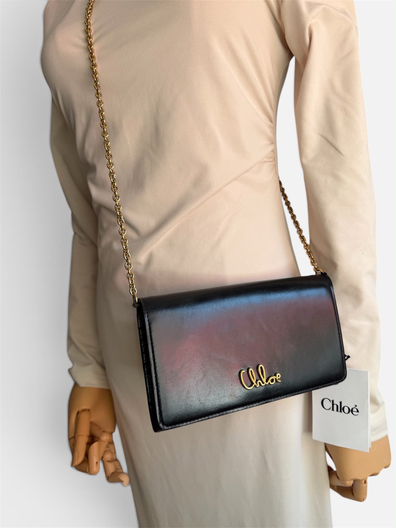 Chloé Iconic Leather Wallet-on-Chain