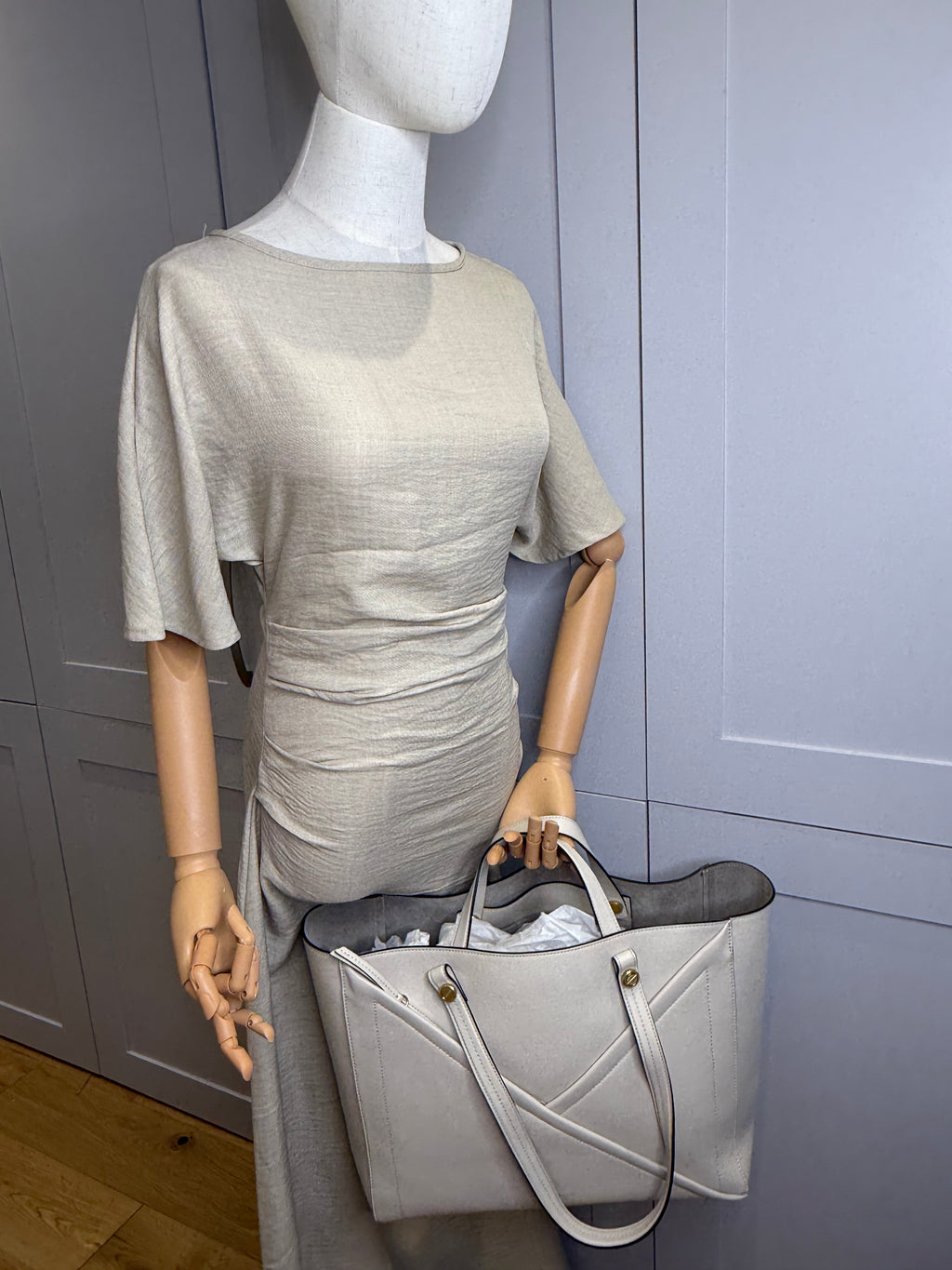 New Mulberry M Zipped Leather Tote Bag in Chalk