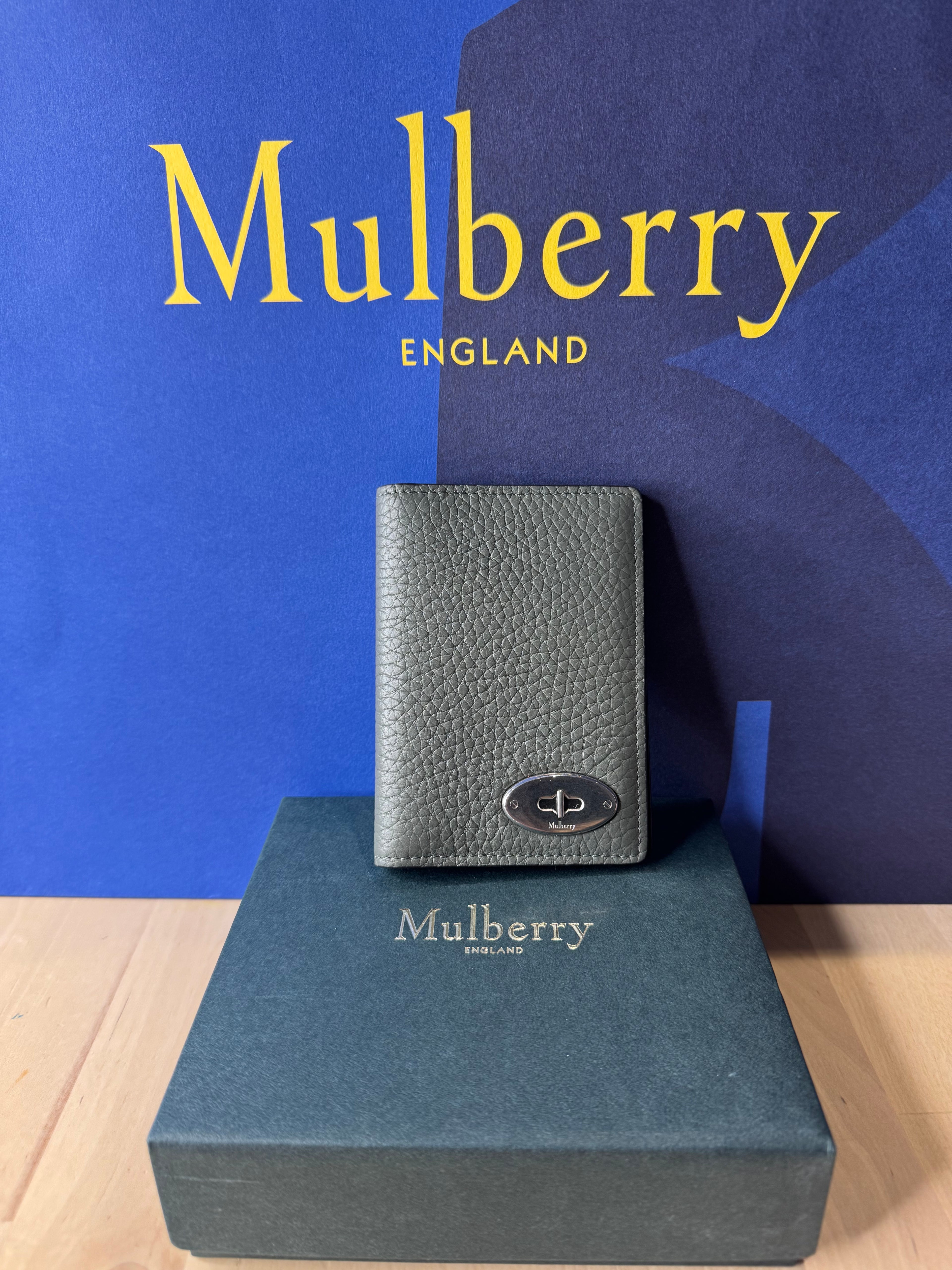 New Mulberry Mens Plaque Card Holder Wallet in Uniform colour