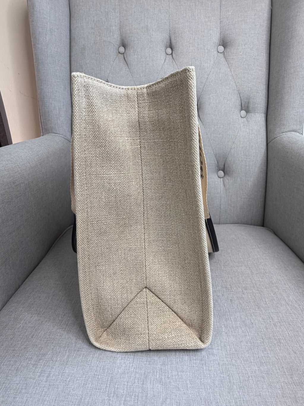 Chloé Woody Tote Bag – Neutral Canvas and Black Leather Trim – Very Good Pre-Owned Condition
