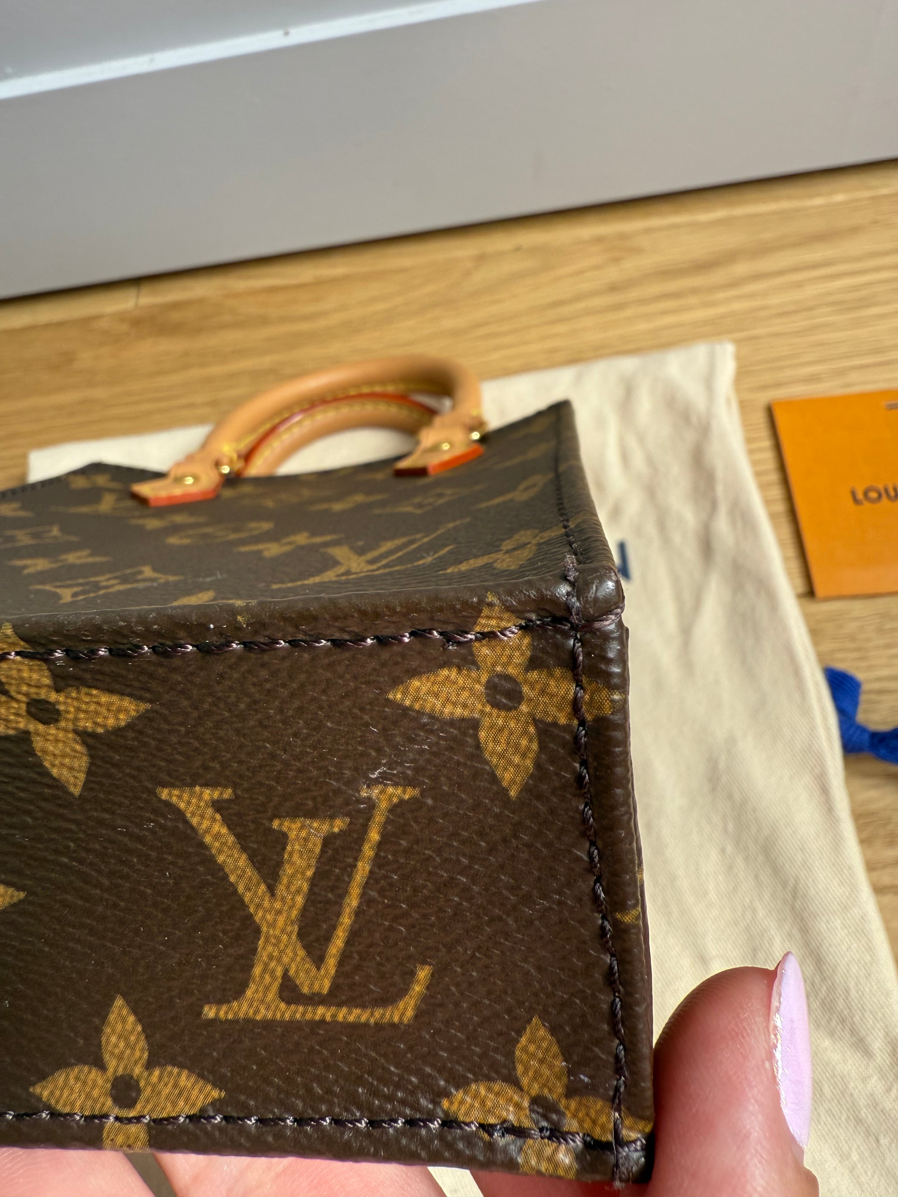 Pre-Owned Louis Vuitton Petit Sac Plat in Monogram Canvas