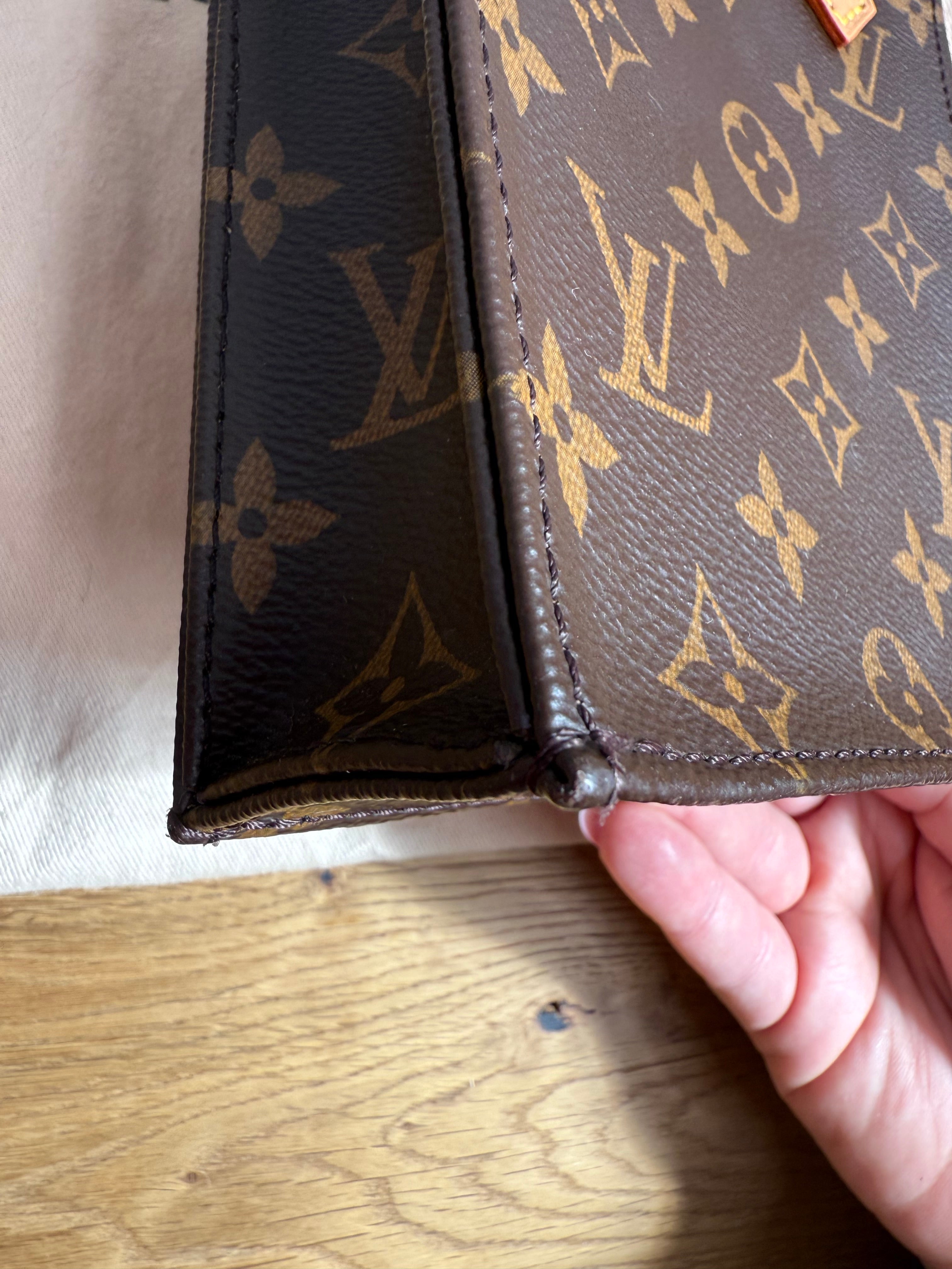 Pre-Owned Louis Vuitton Petit Sac Plat in Monogram Canvas