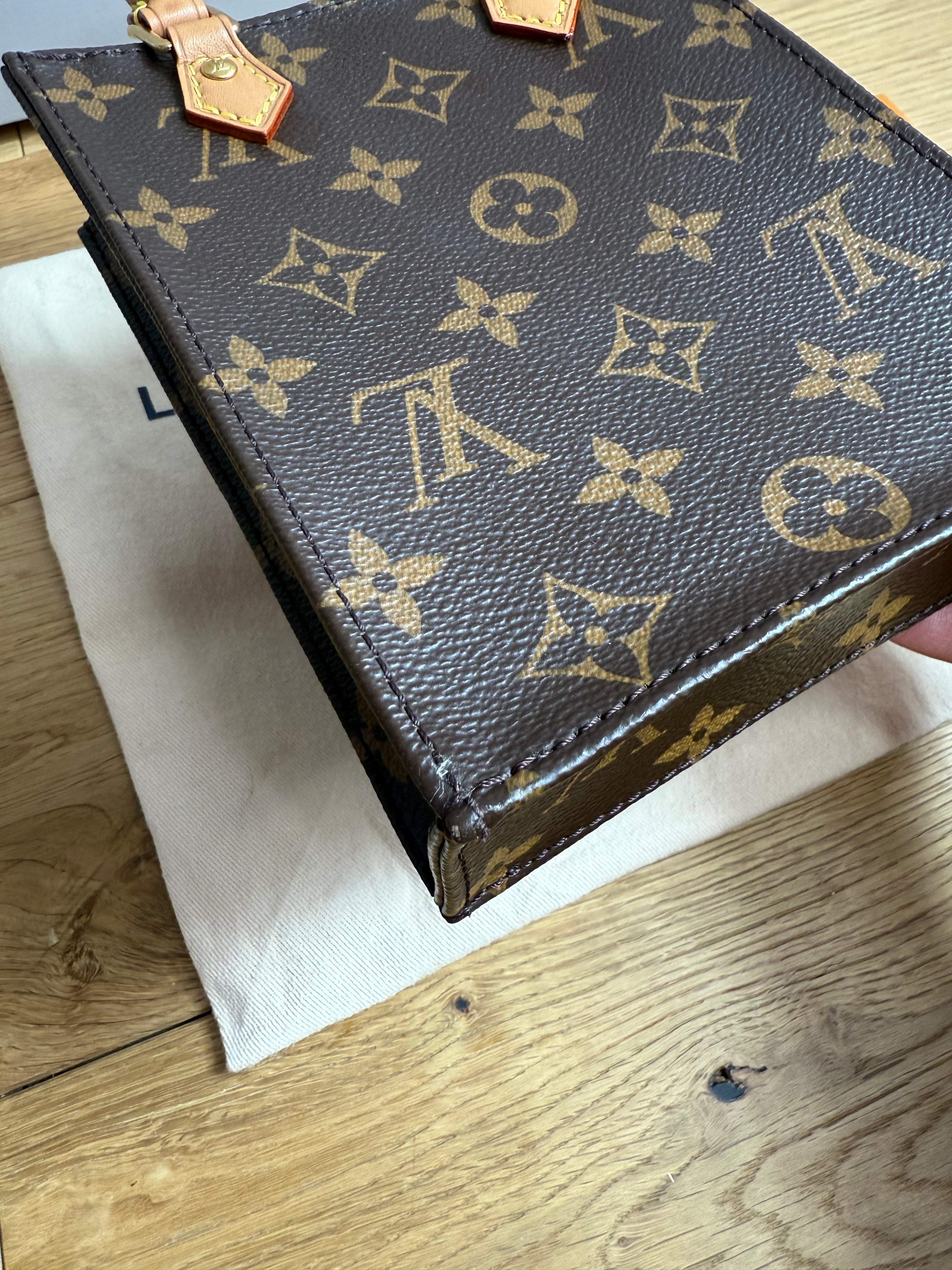 Pre-Owned Louis Vuitton Petit Sac Plat in Monogram Canvas