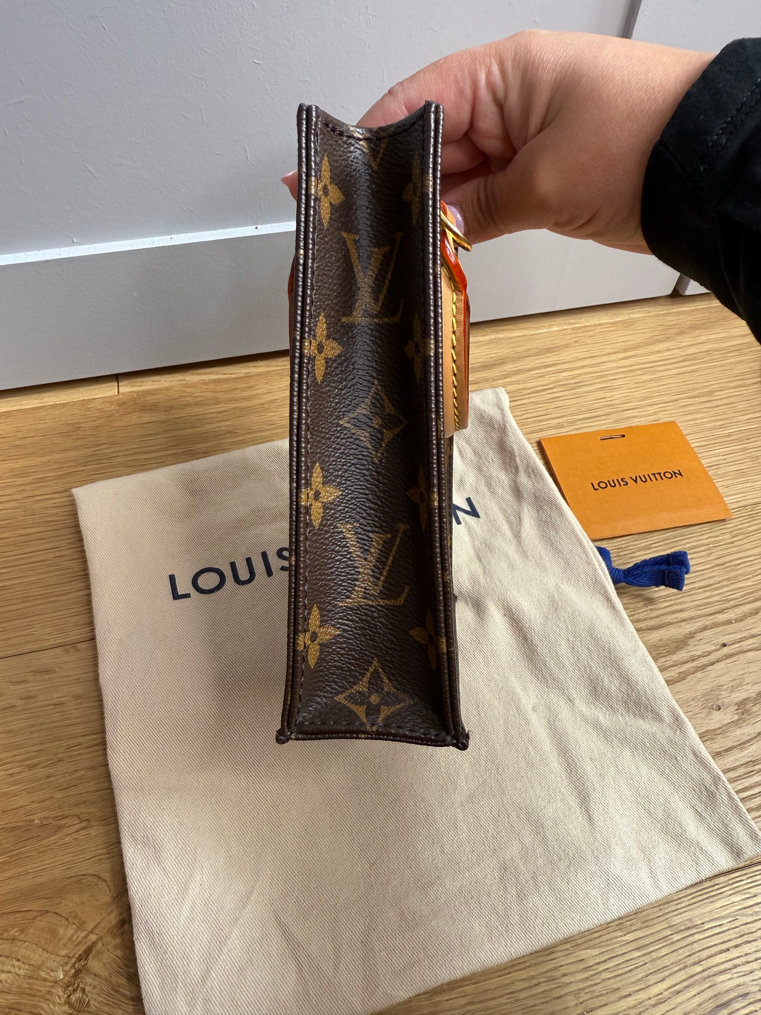 Pre-Owned Louis Vuitton Petit Sac Plat in Monogram Canvas