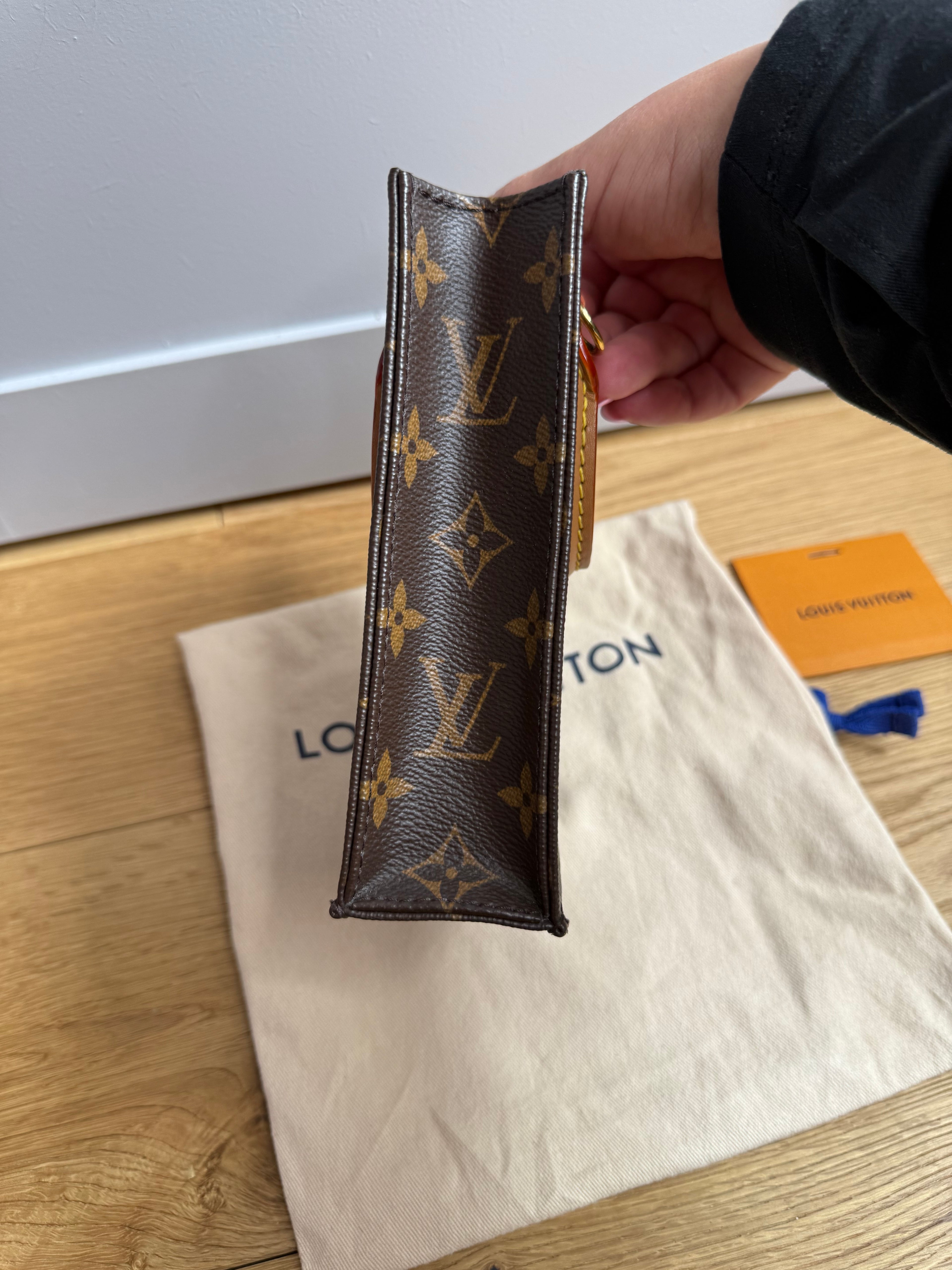 Pre-Owned Louis Vuitton Petit Sac Plat in Monogram Canvas