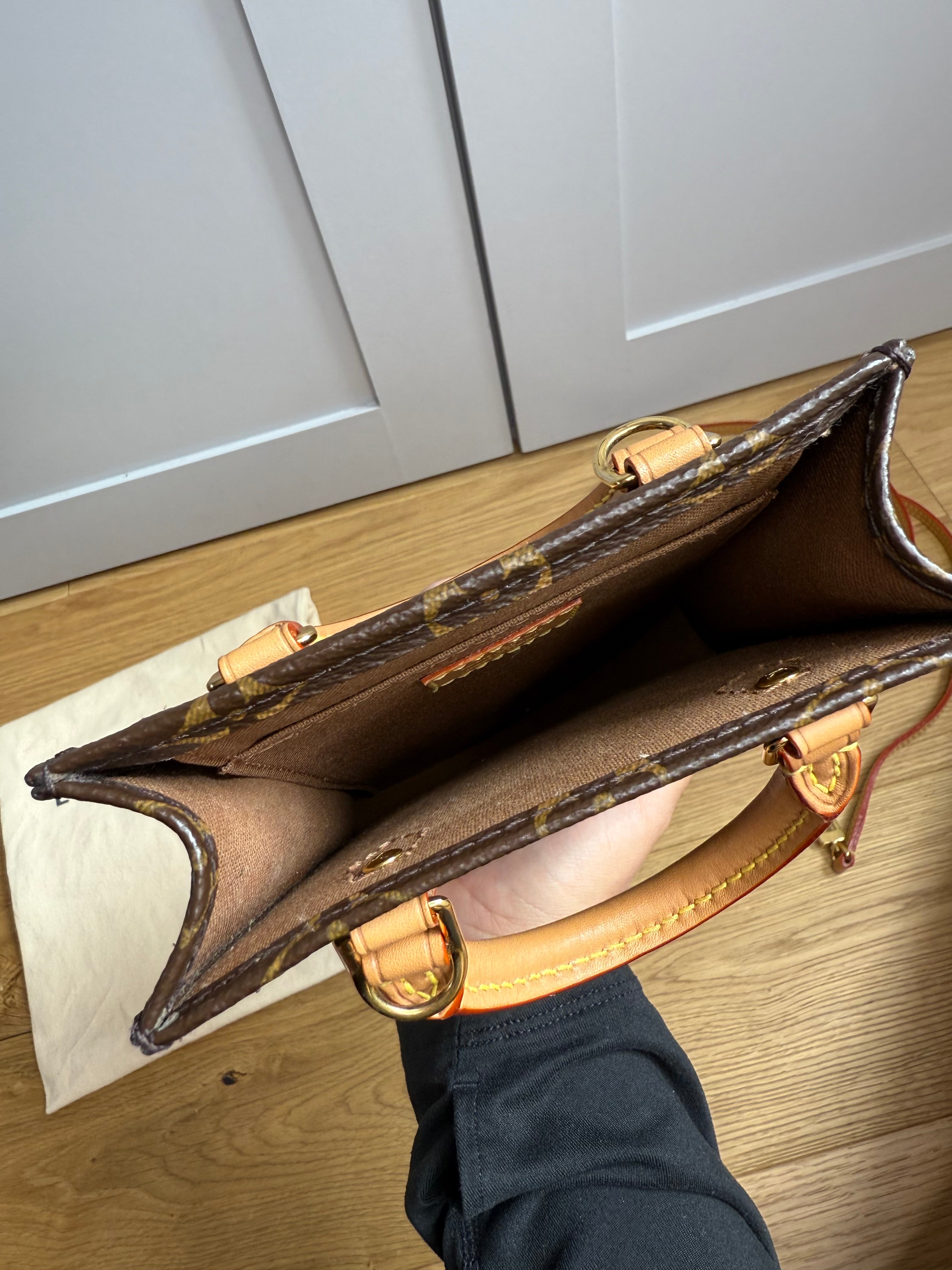 Pre-Owned Louis Vuitton Petit Sac Plat in Monogram Canvas
