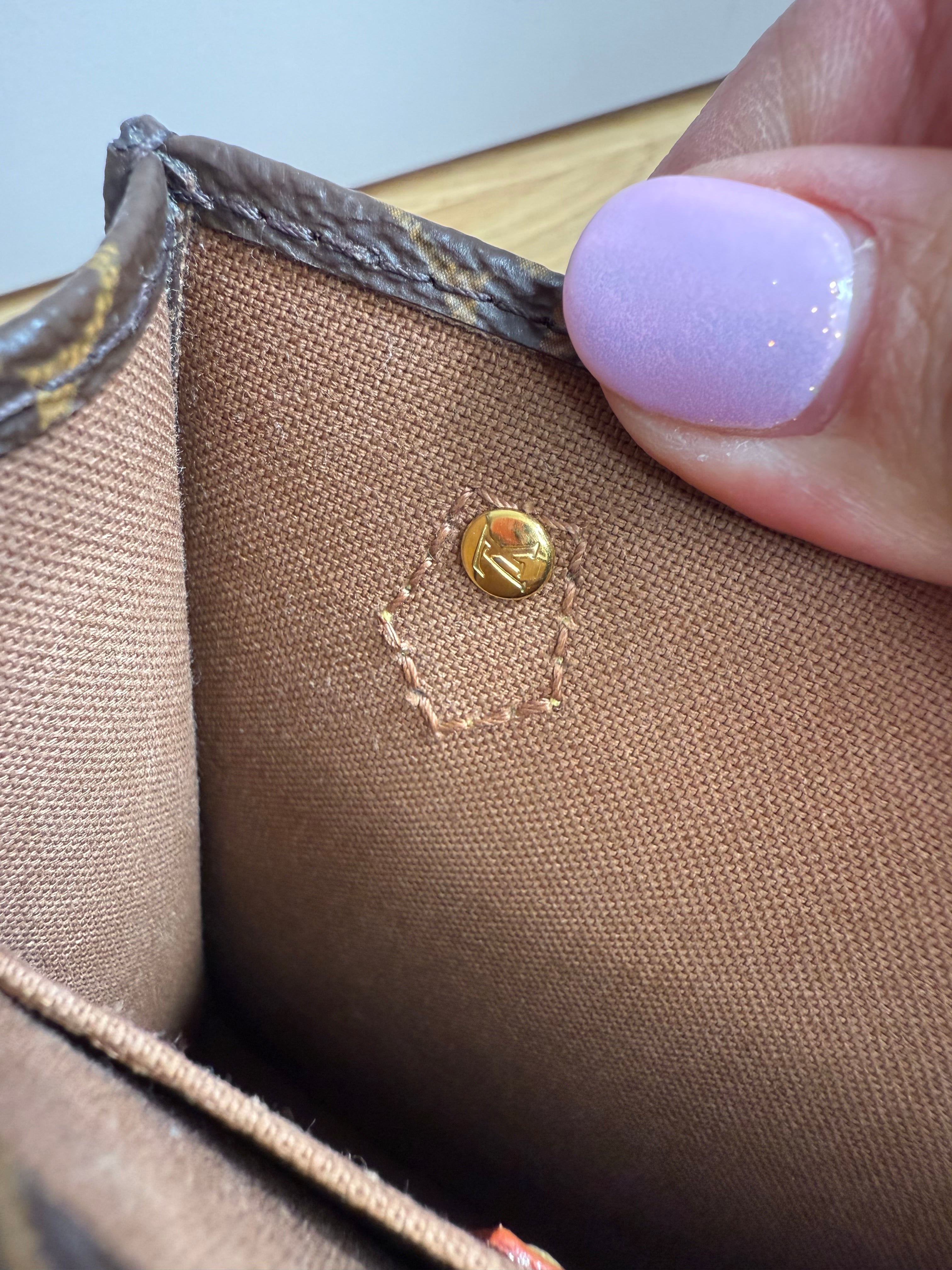 Pre-Owned Louis Vuitton Petit Sac Plat in Monogram Canvas