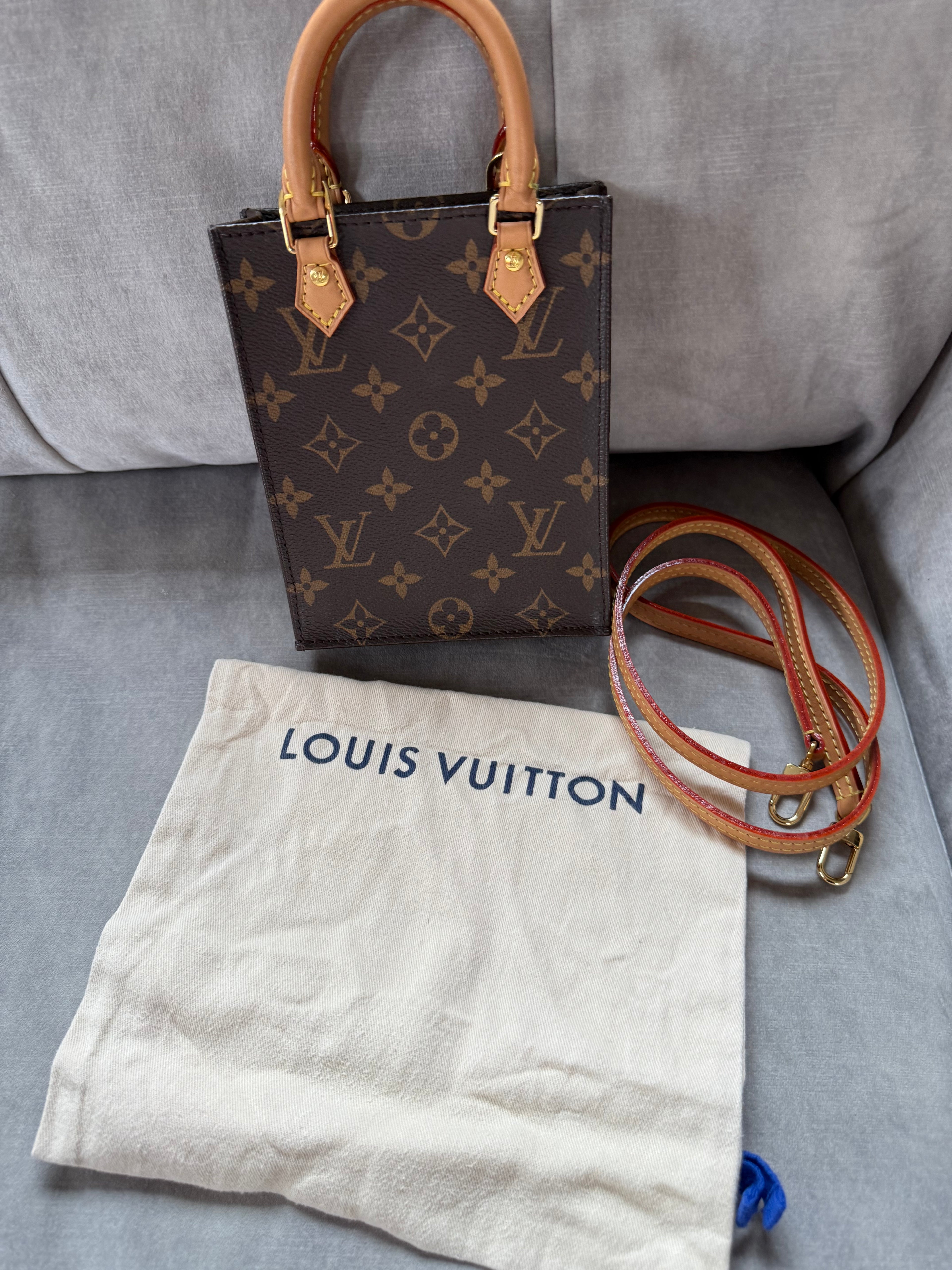 Pre-Owned Louis Vuitton Petit Sac Plat in Monogram Canvas
