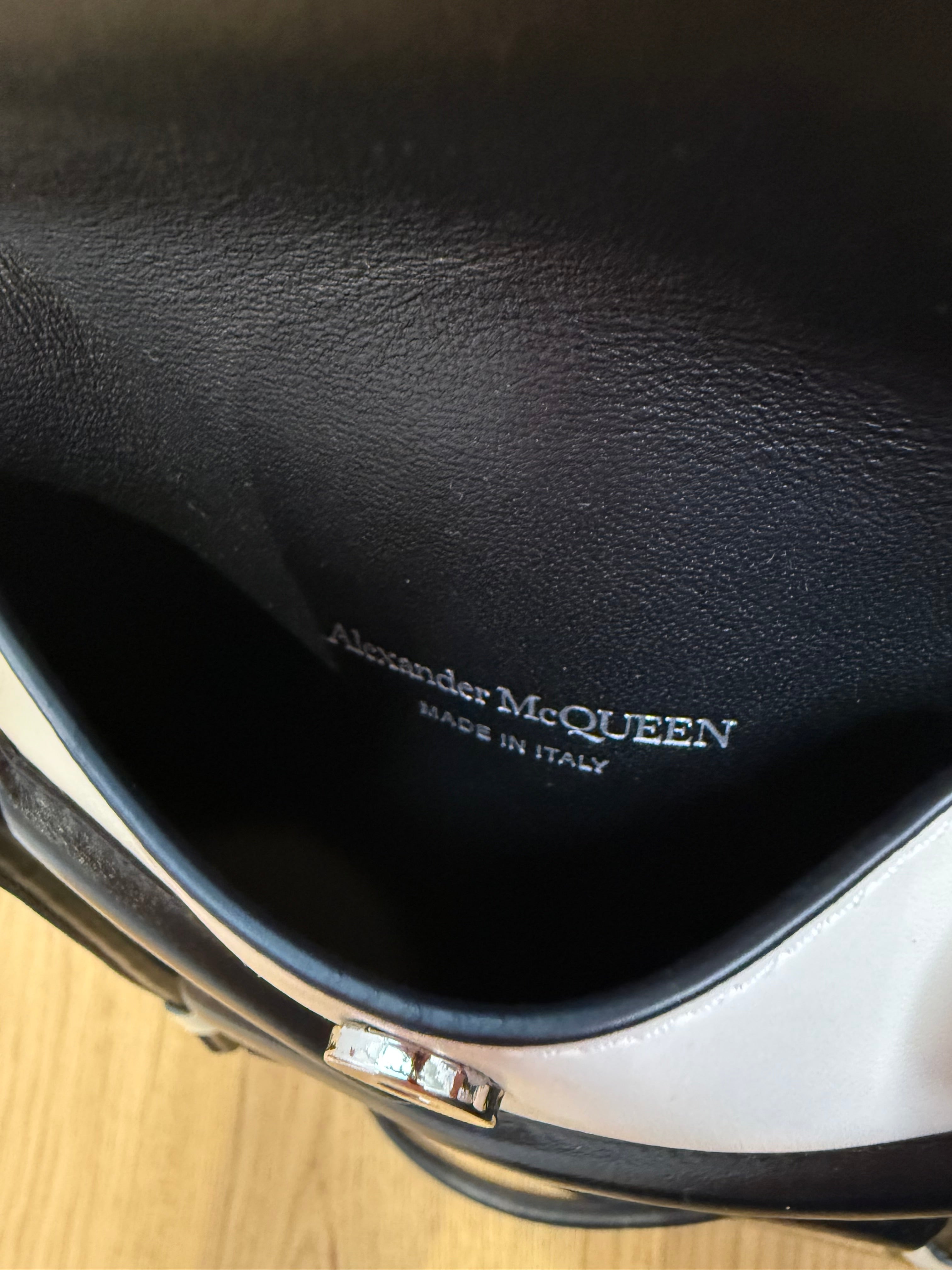 Alexander McQueen The Curve Micro Crossbody Phone Pouch Bag