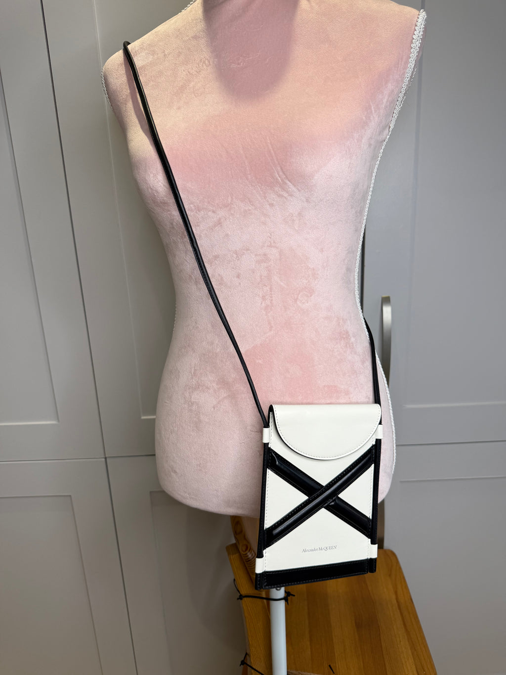 Alexander McQueen The Curve Micro Crossbody Phone Pouch Bag