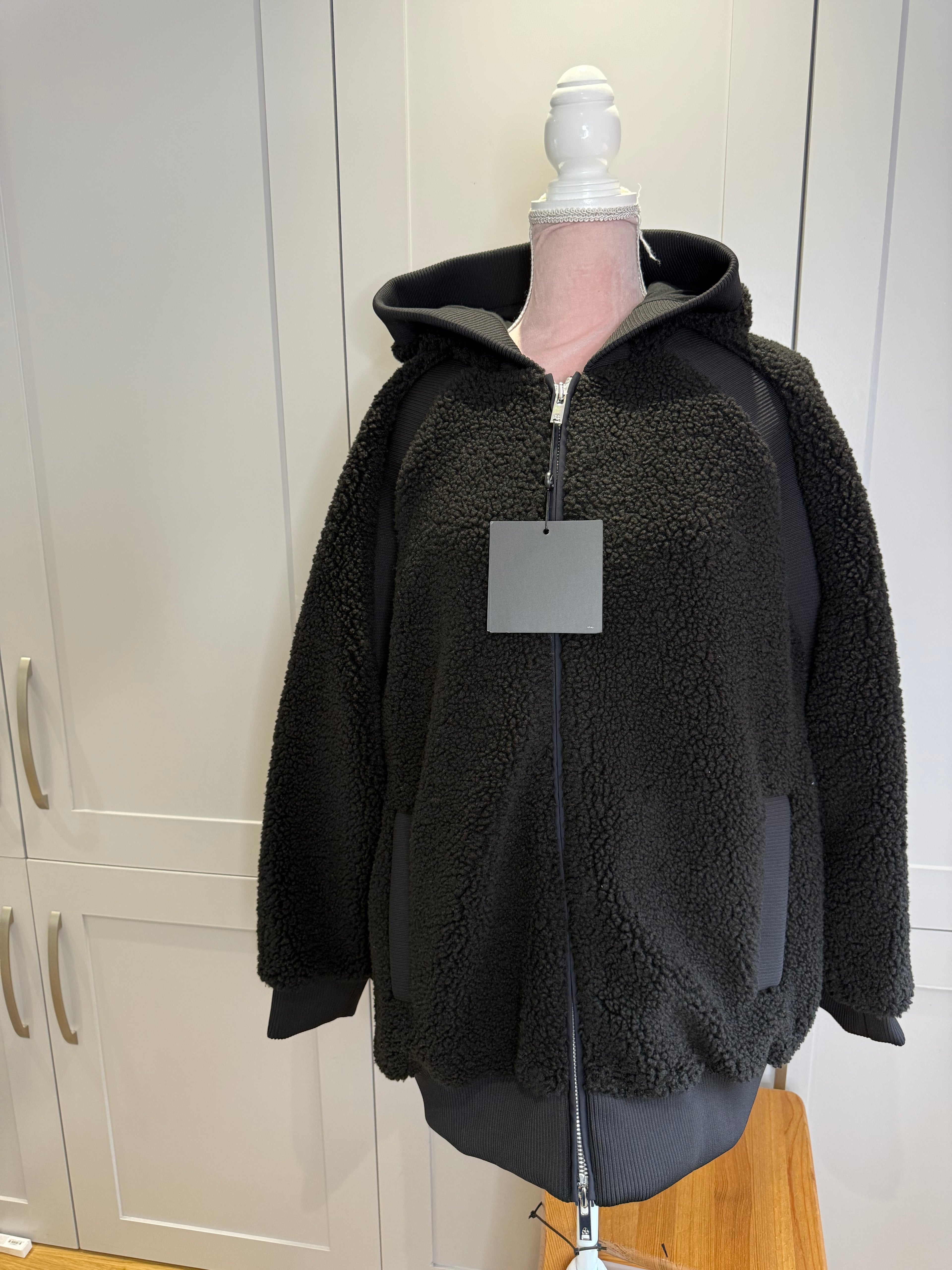 New Moose Knuckles Holland Sherpa Hoodie Jacket in Black