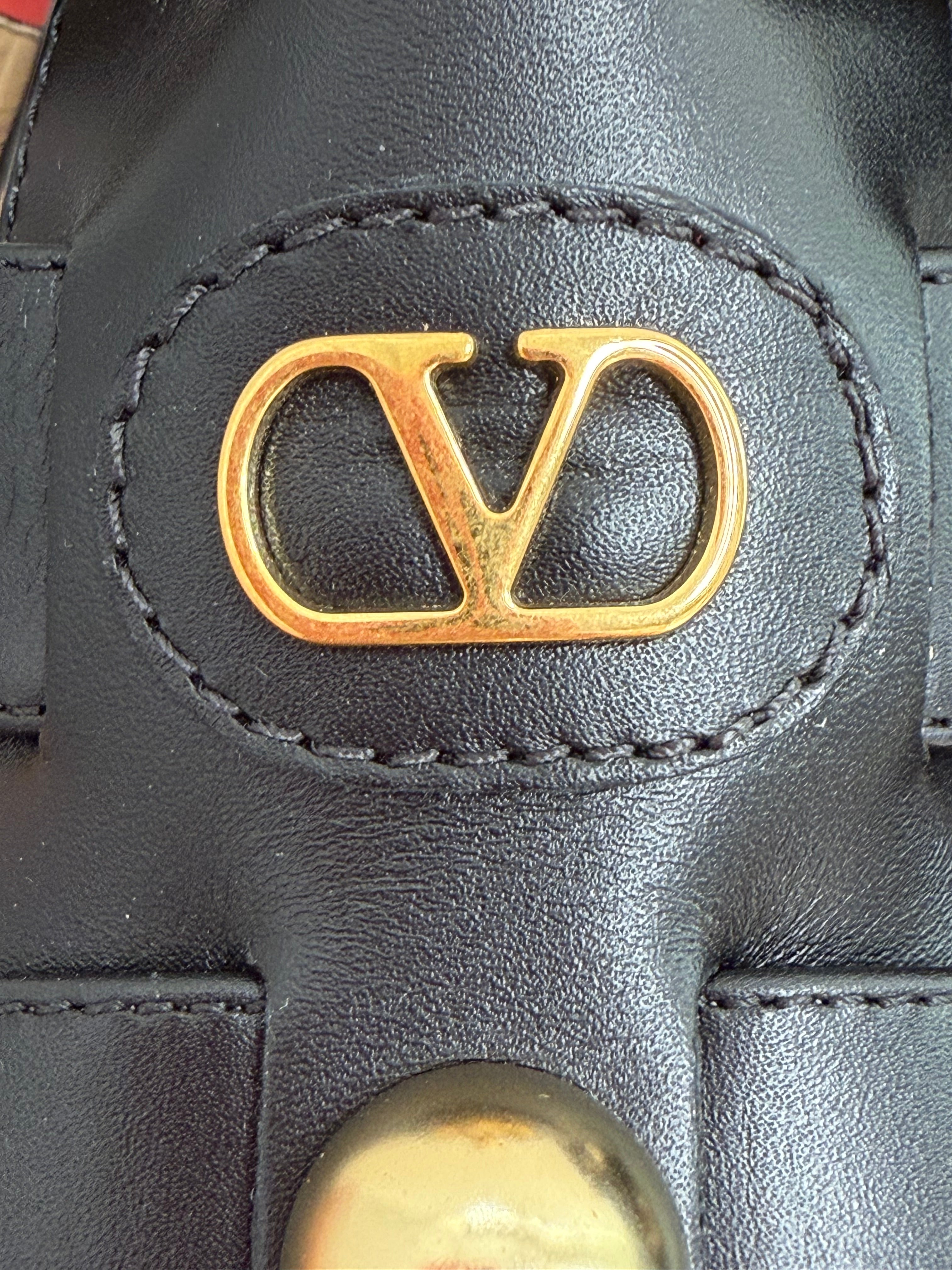 New Valentino Garavani Black Leather Gladiator style sandals