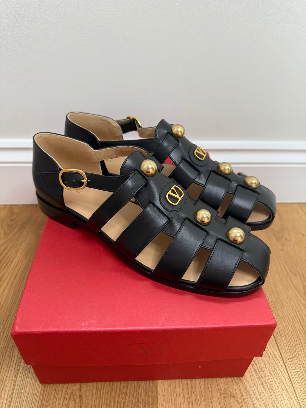 New Valentino Garavani Black Leather Gladiator style sandals