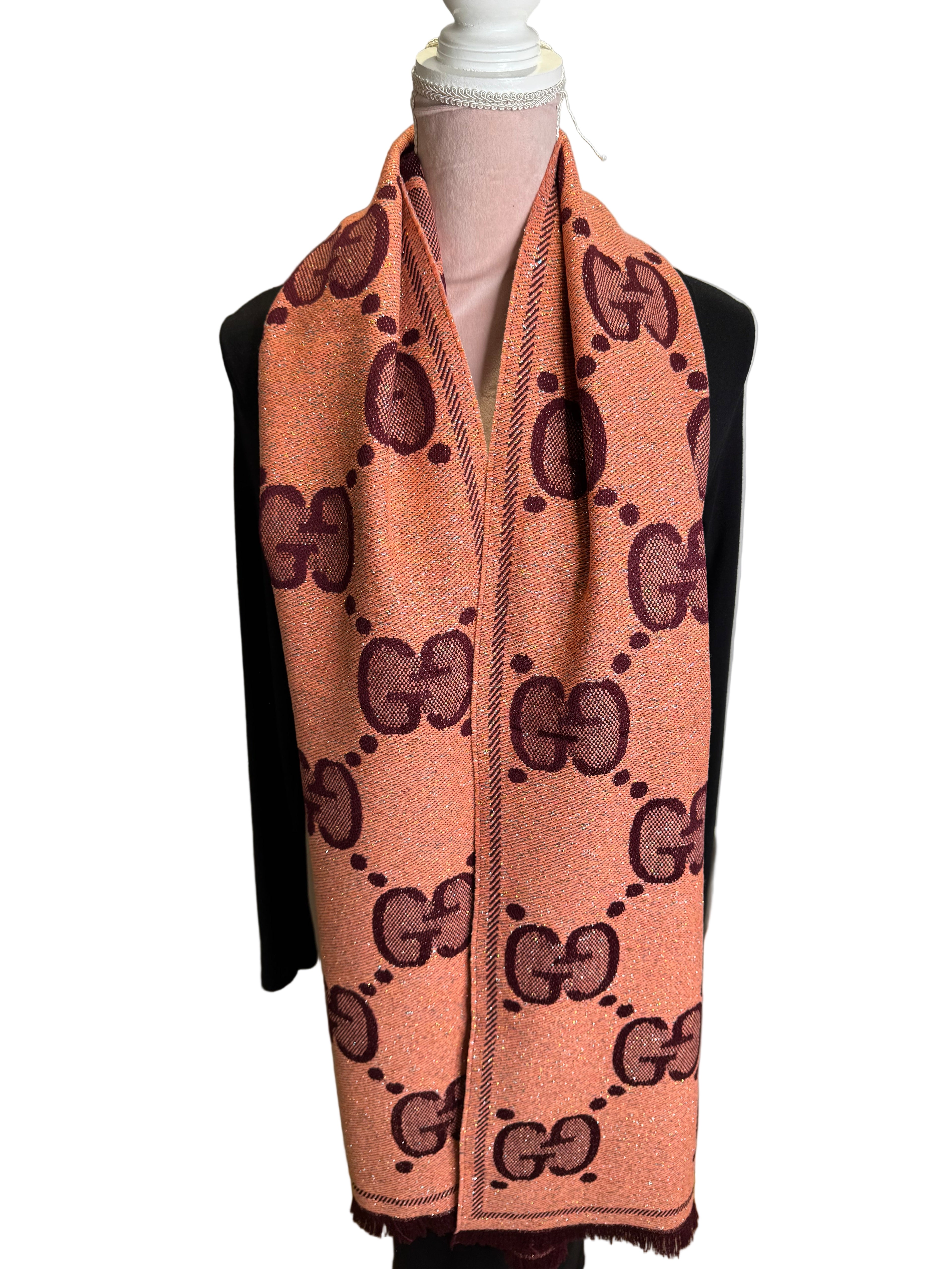 New Gucci Large GG Monogram Print Metallised Jacquard Scarf in Pink with Bordeaux