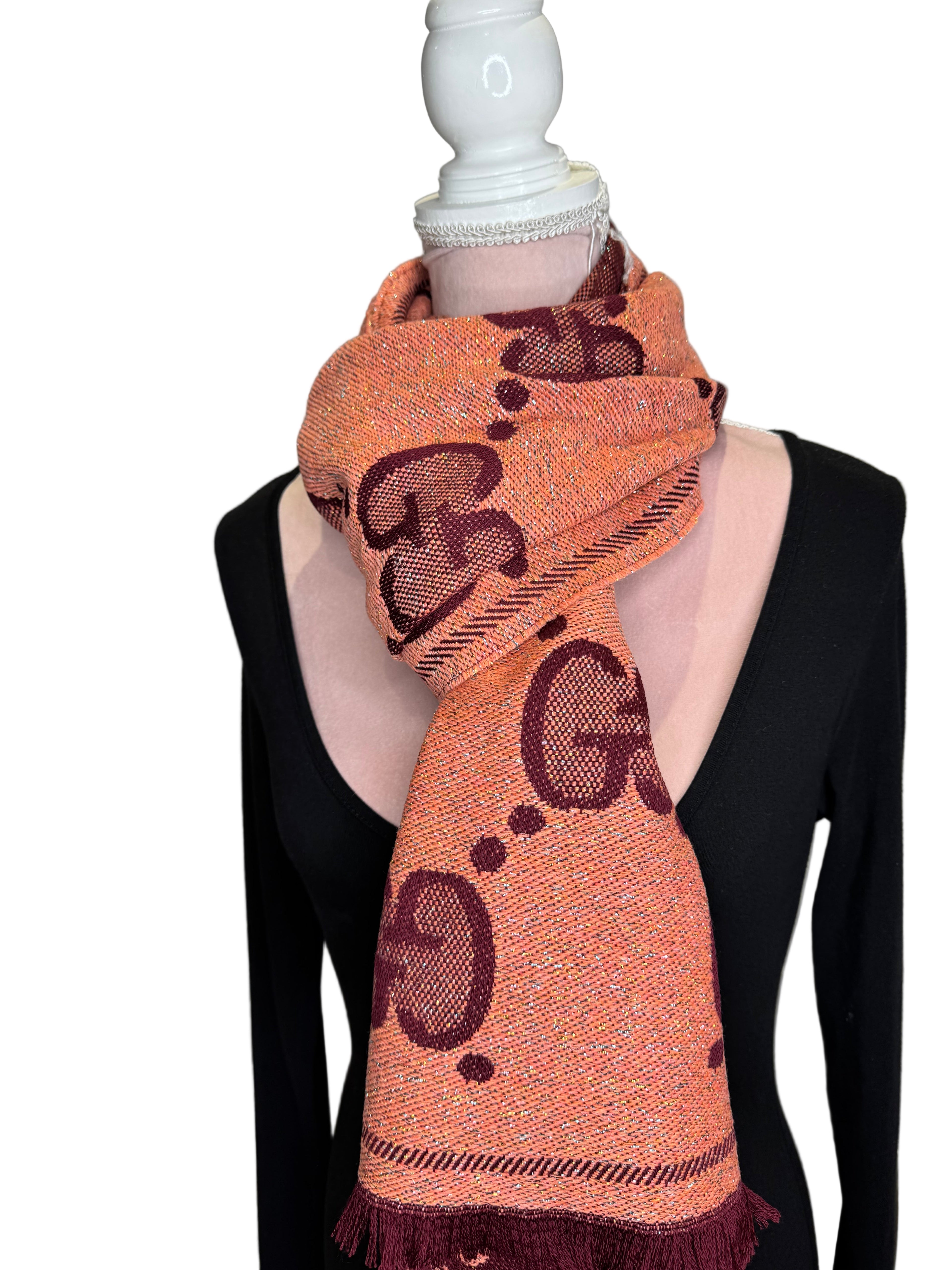 New Gucci Large GG Monogram Print Metallised Jacquard Scarf in Pink with Bordeaux