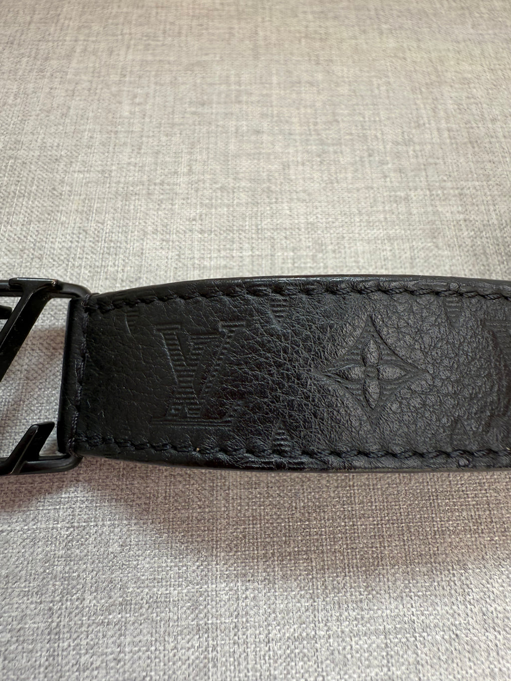 Pre-Owned Louis Vuitton Hockeinheim Bracelet in Black Empreinte monogram print