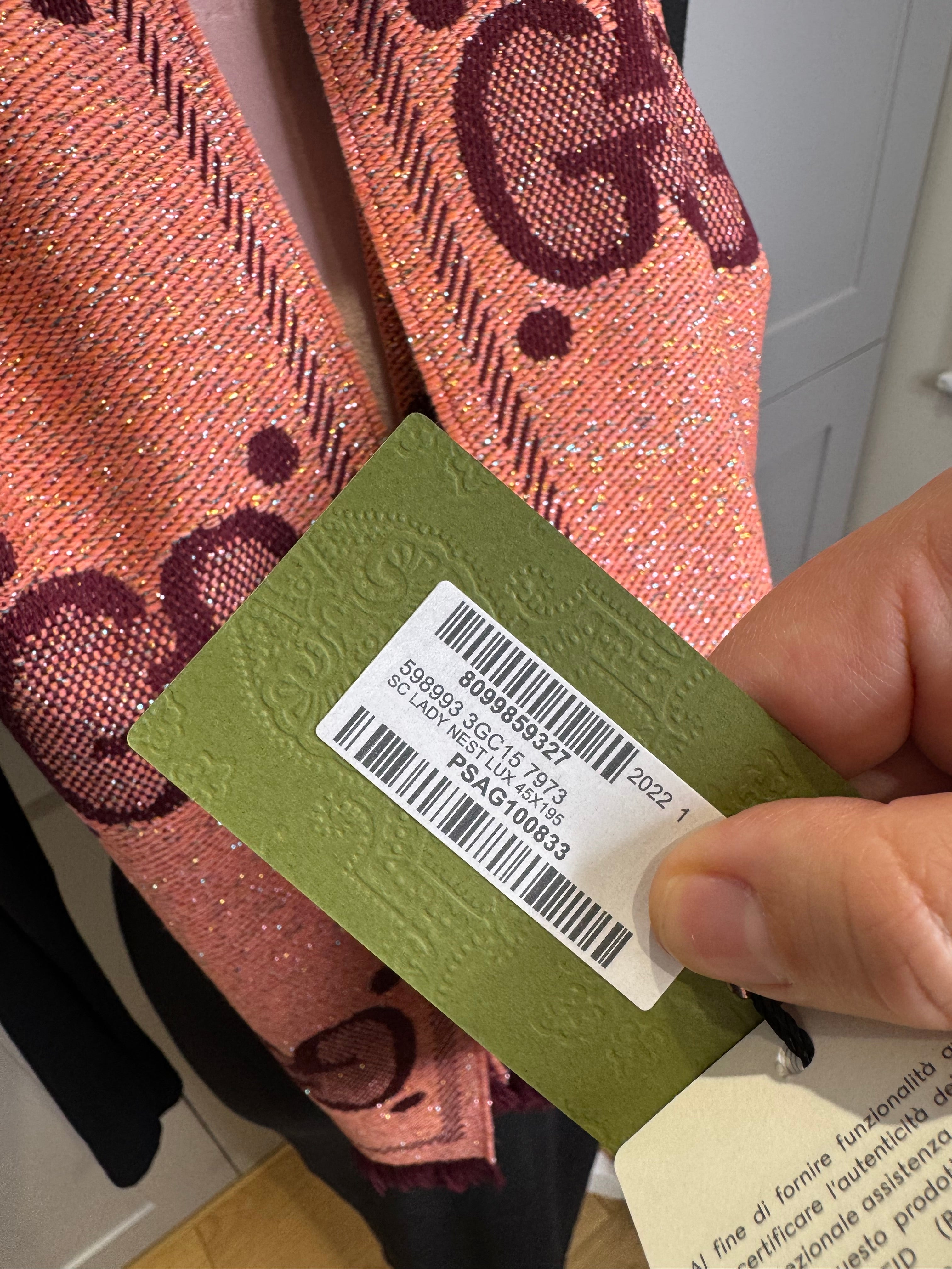 New Gucci Large GG Monogram Print Metallised Jacquard Scarf in Pink with Bordeaux